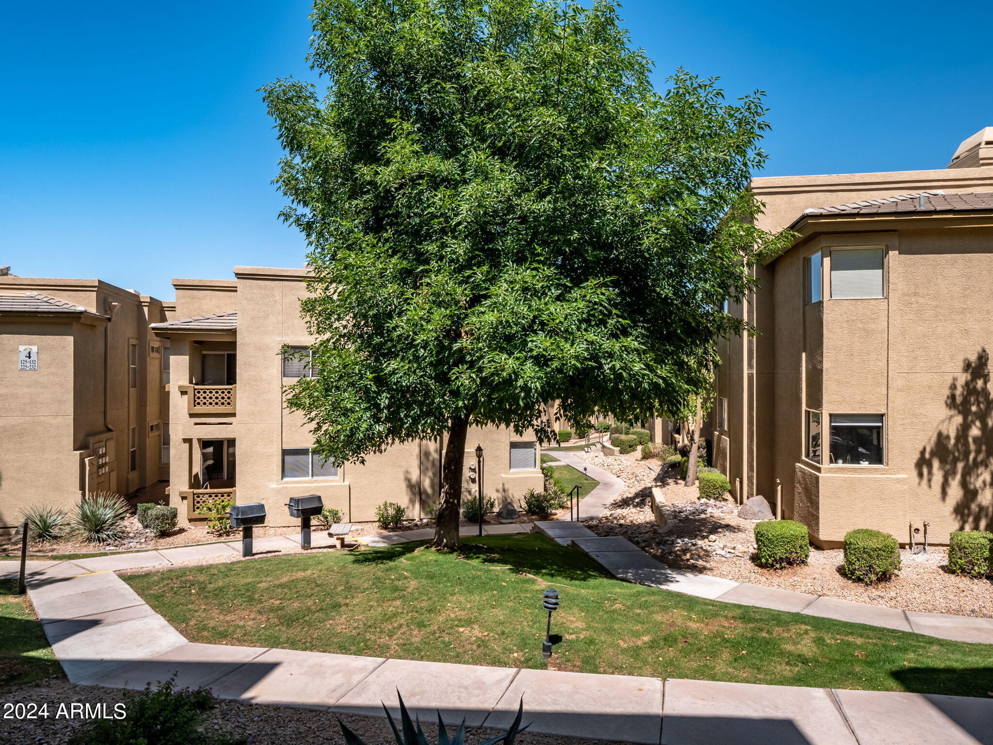 1880 E MORTEN Avenue, 114