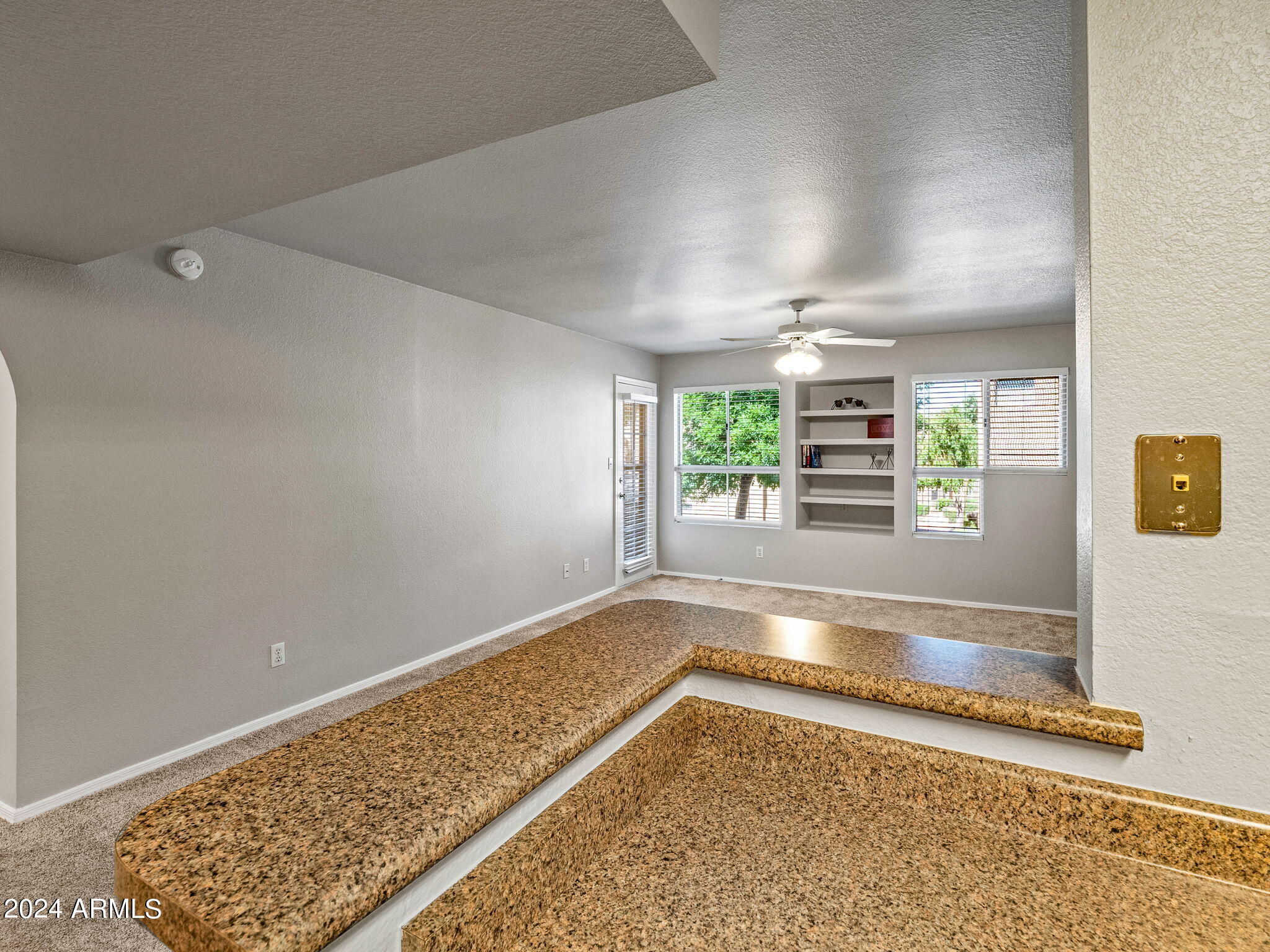 1880 E MORTEN Avenue, 114