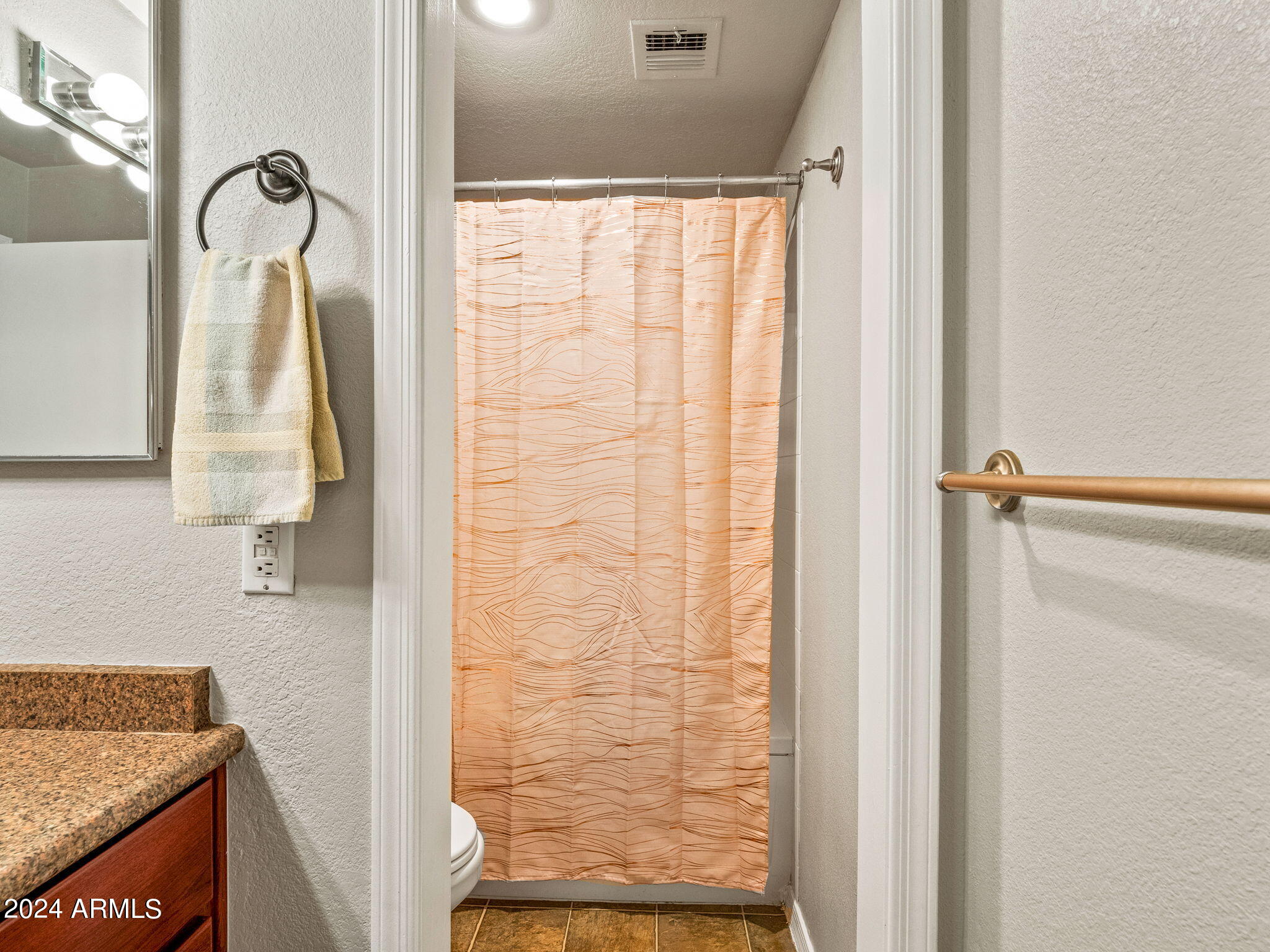 1880 E MORTEN Avenue, 114