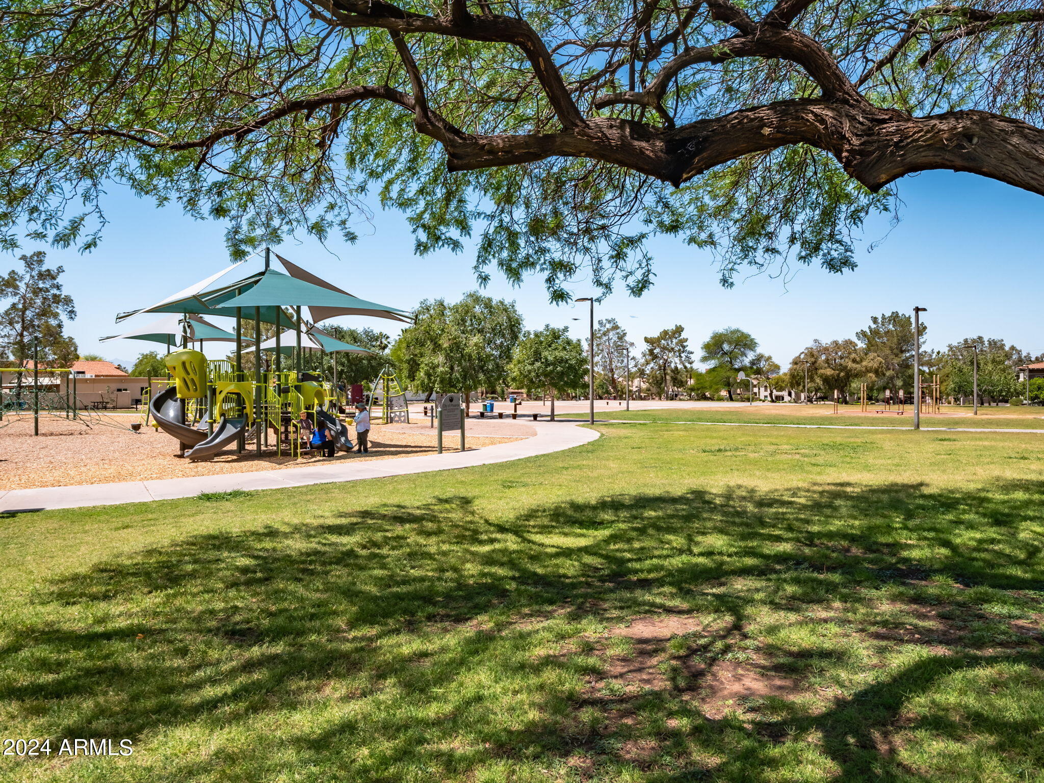 1880 E MORTEN Avenue, 114