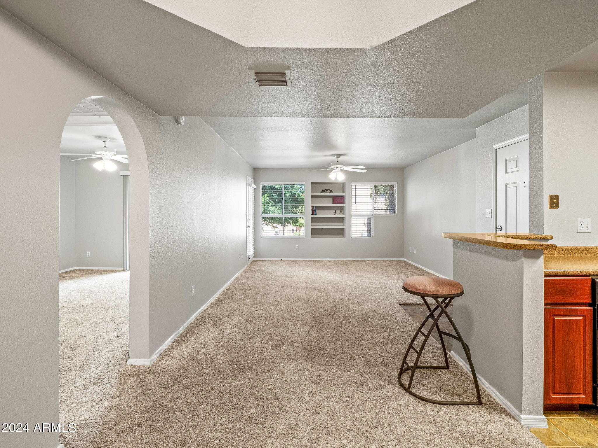 1880 E MORTEN Avenue, 114