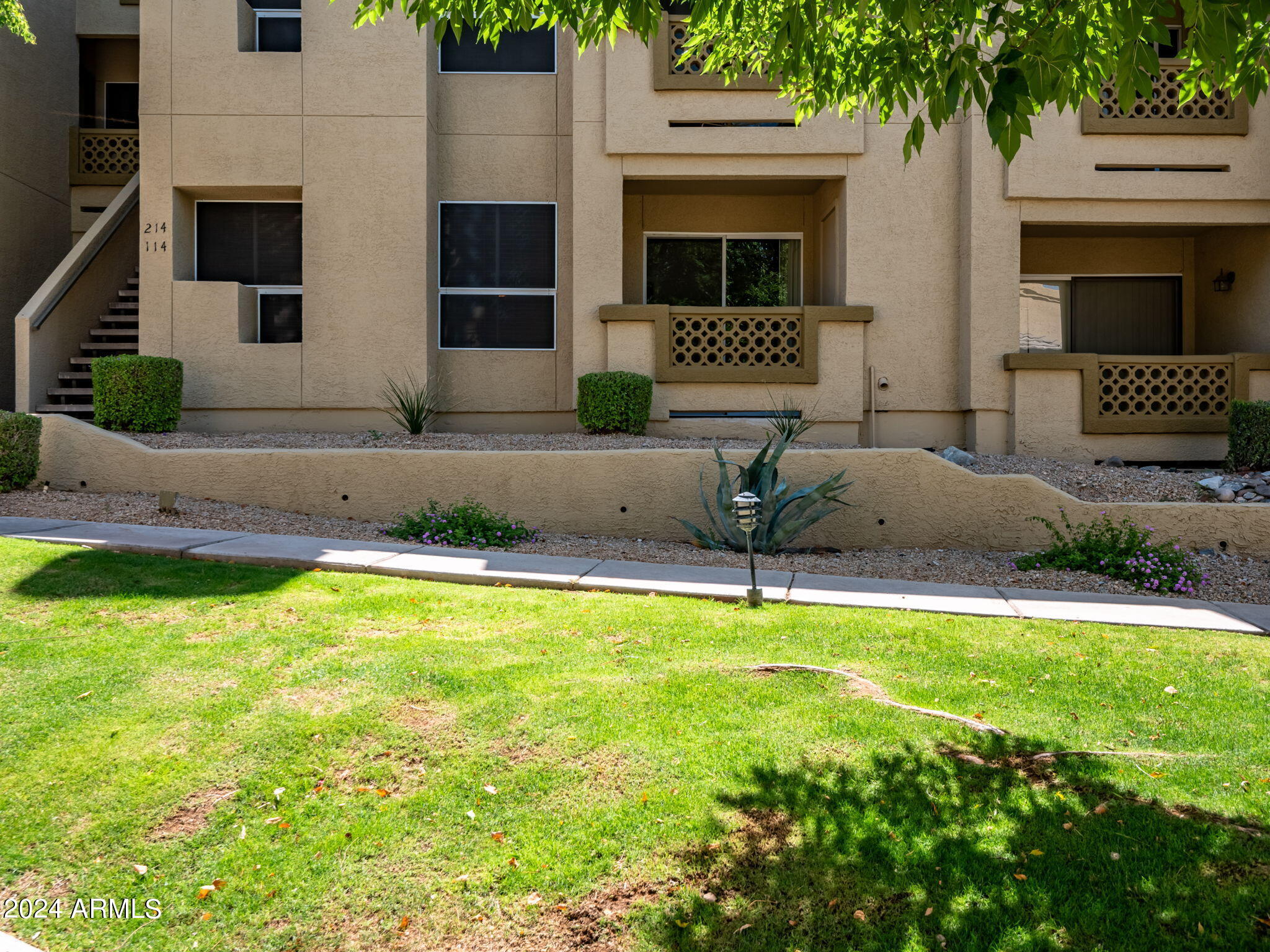 1880 E MORTEN Avenue, 114