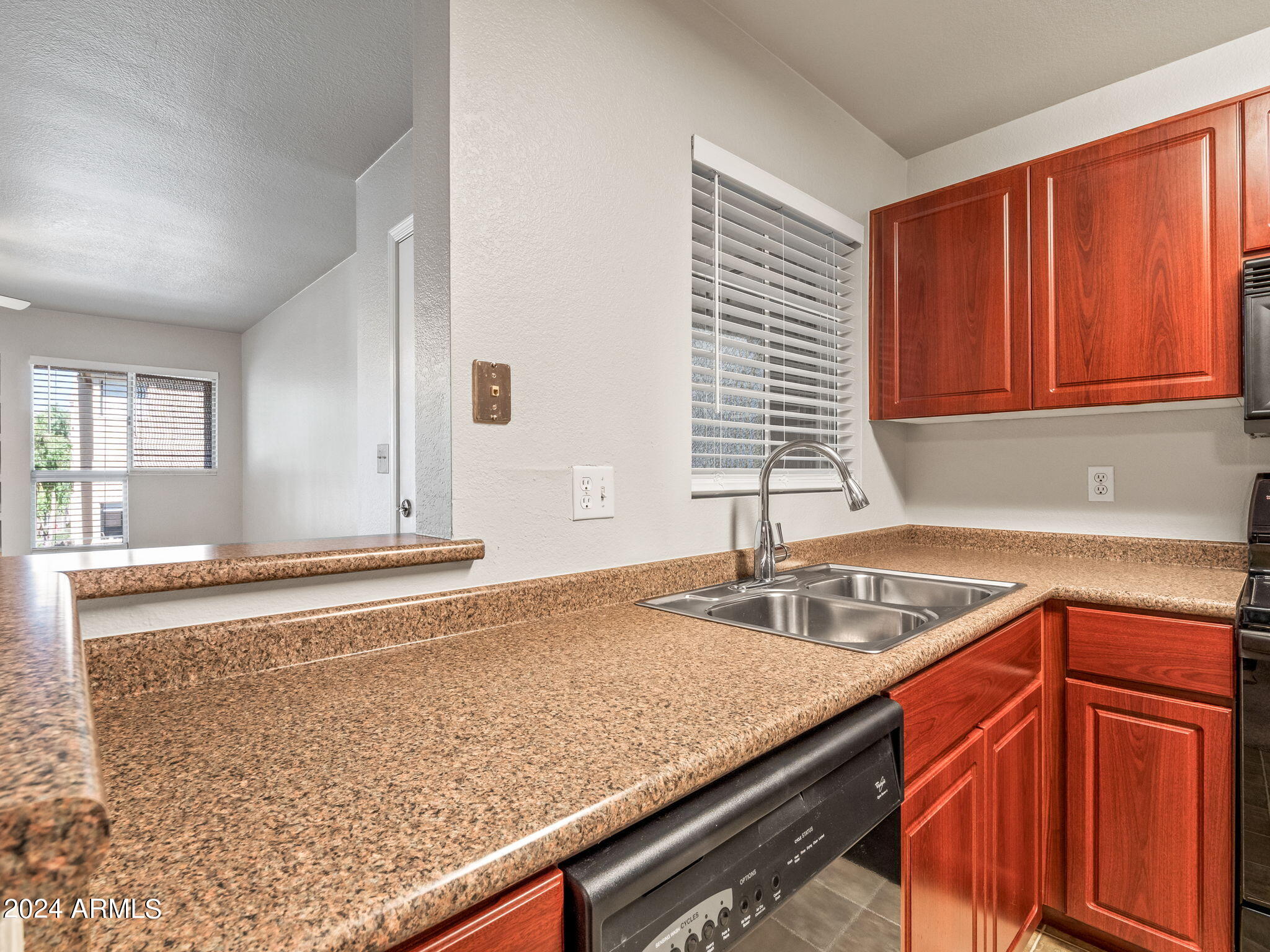 1880 E MORTEN Avenue, 114