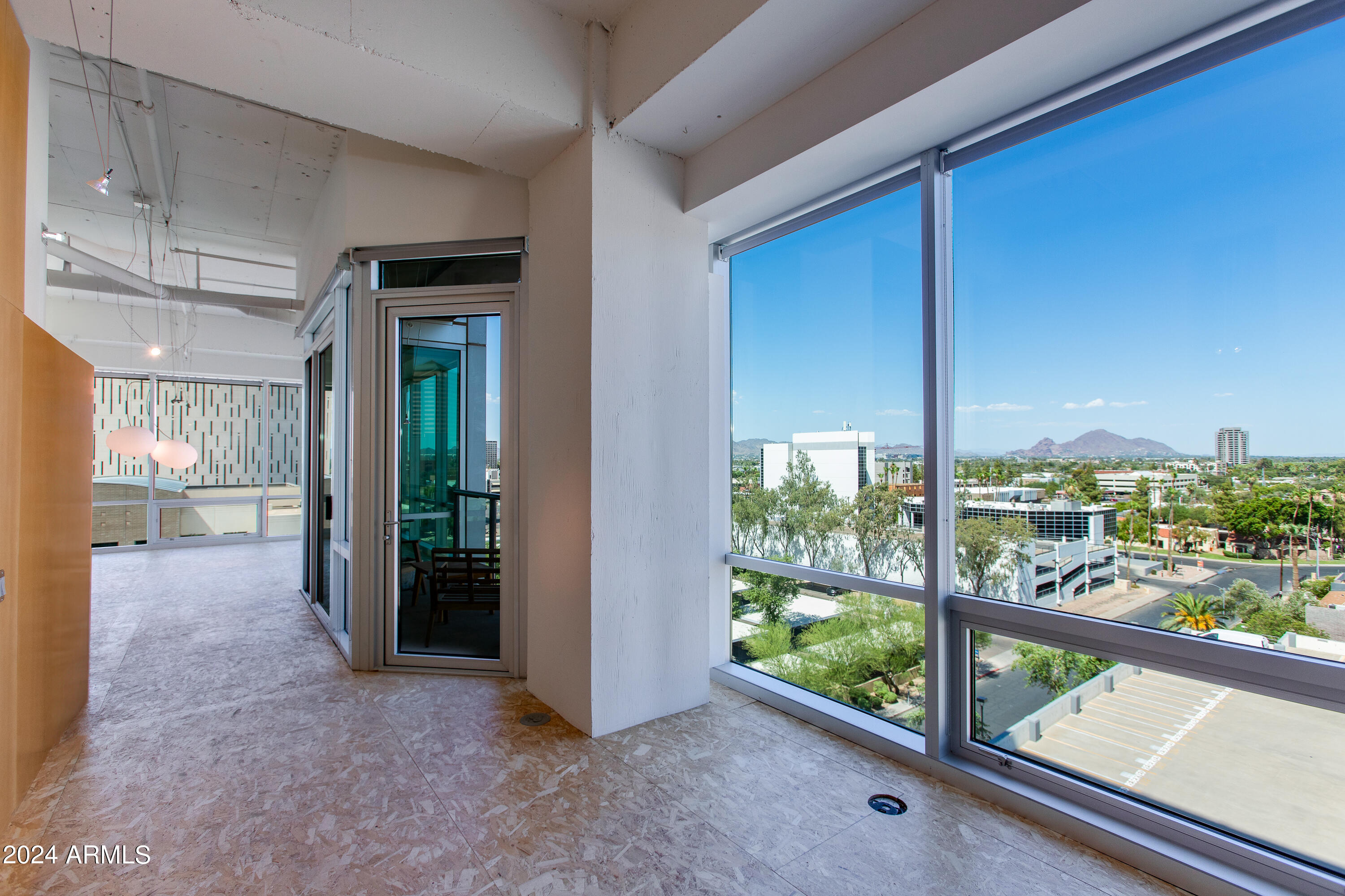 1 E LEXINGTON Avenue, 604