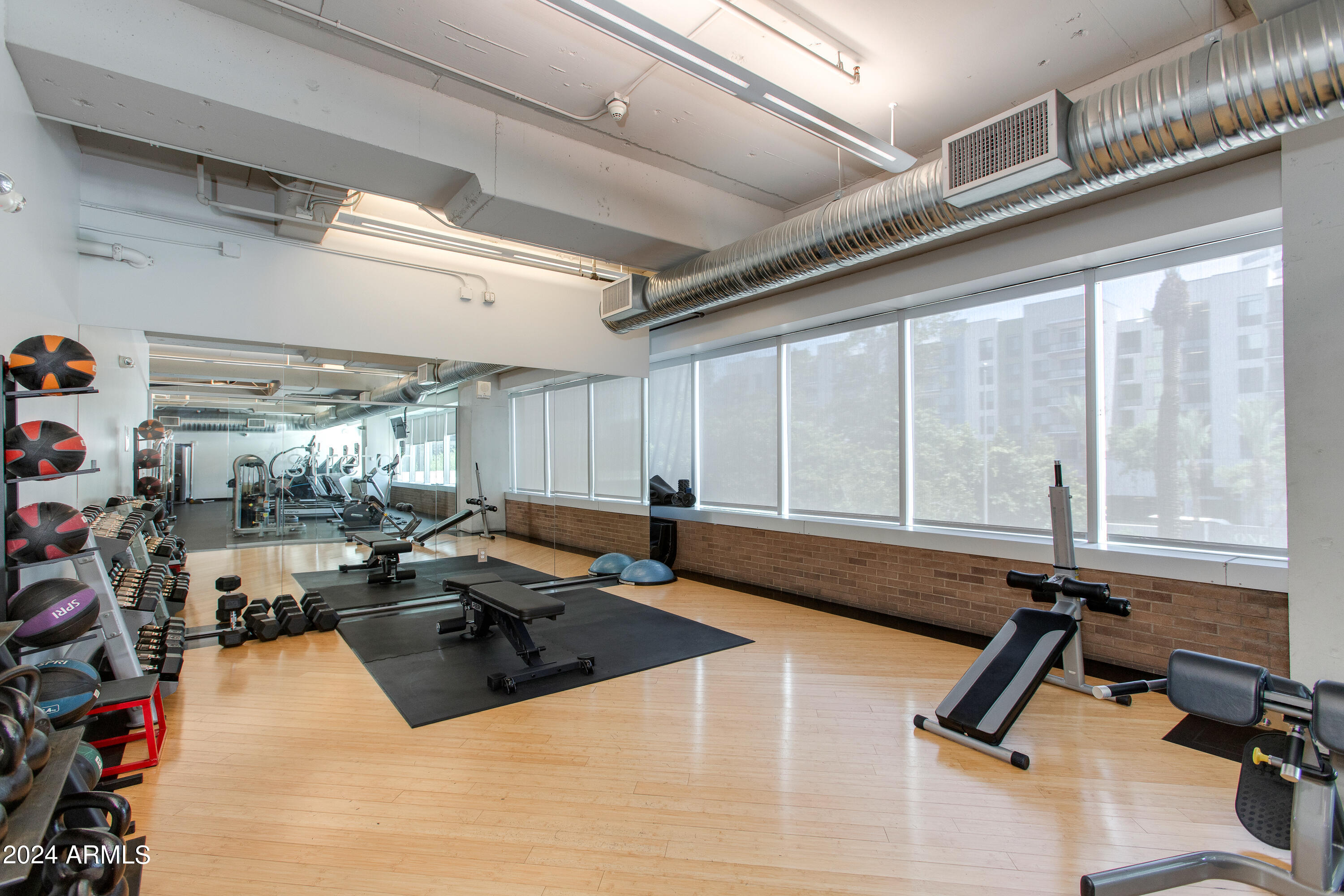 1 E LEXINGTON Avenue, 604