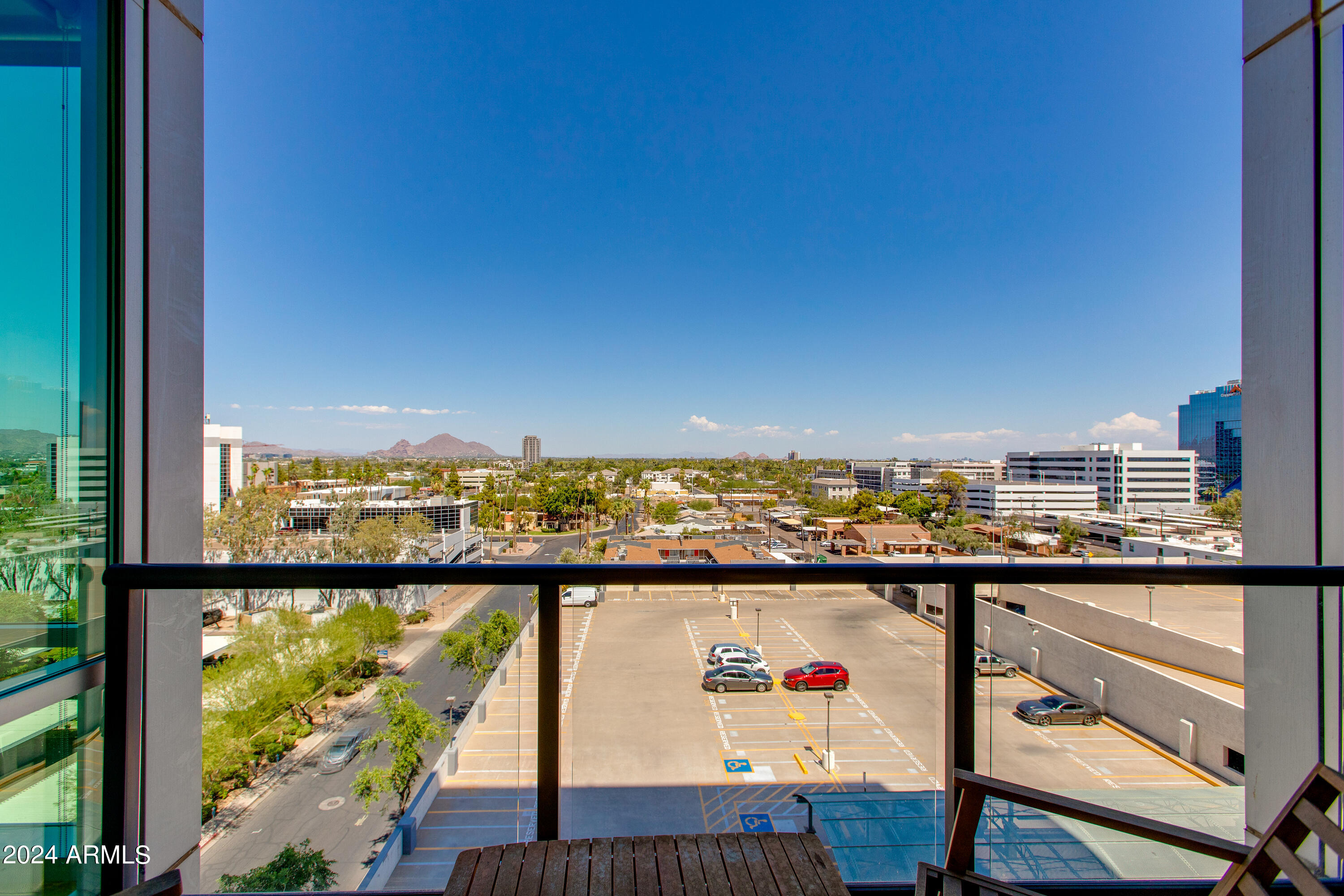 1 E LEXINGTON Avenue, 604