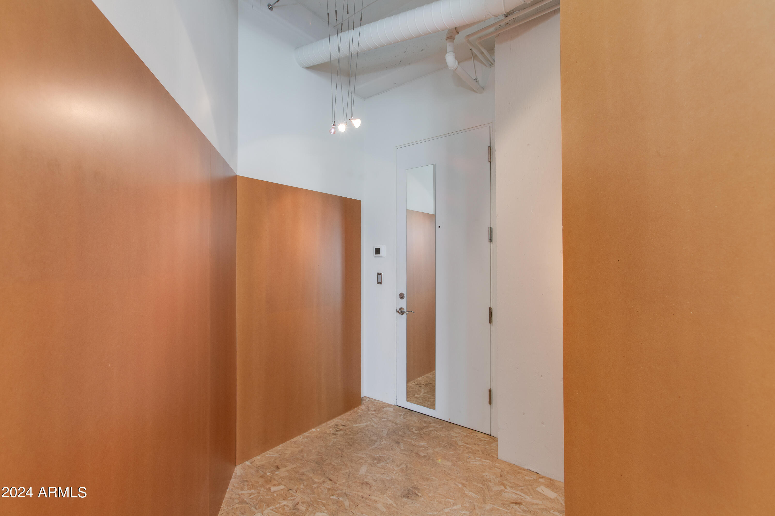 1 E LEXINGTON Avenue, 604
