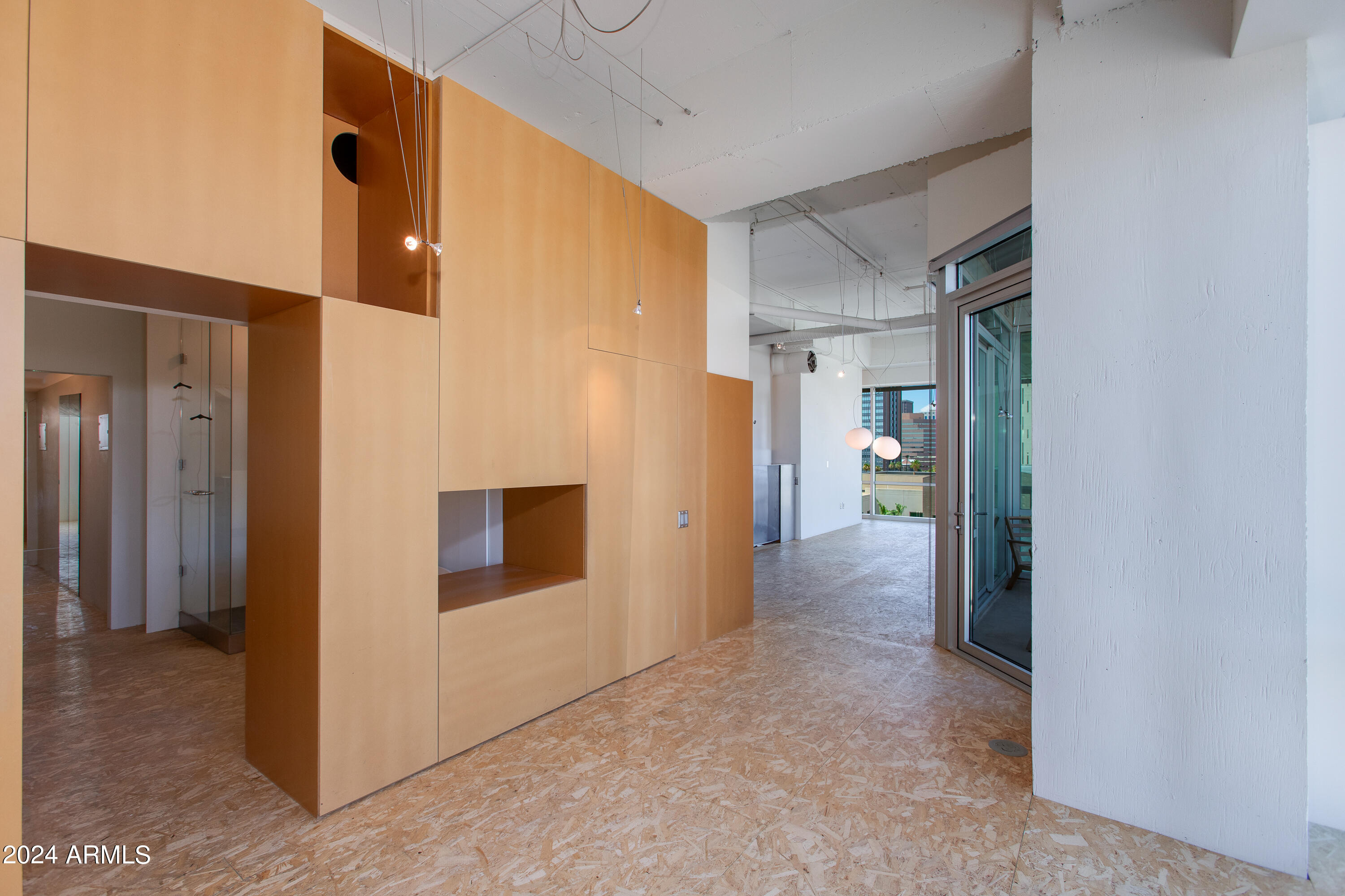 1 E LEXINGTON Avenue, 604