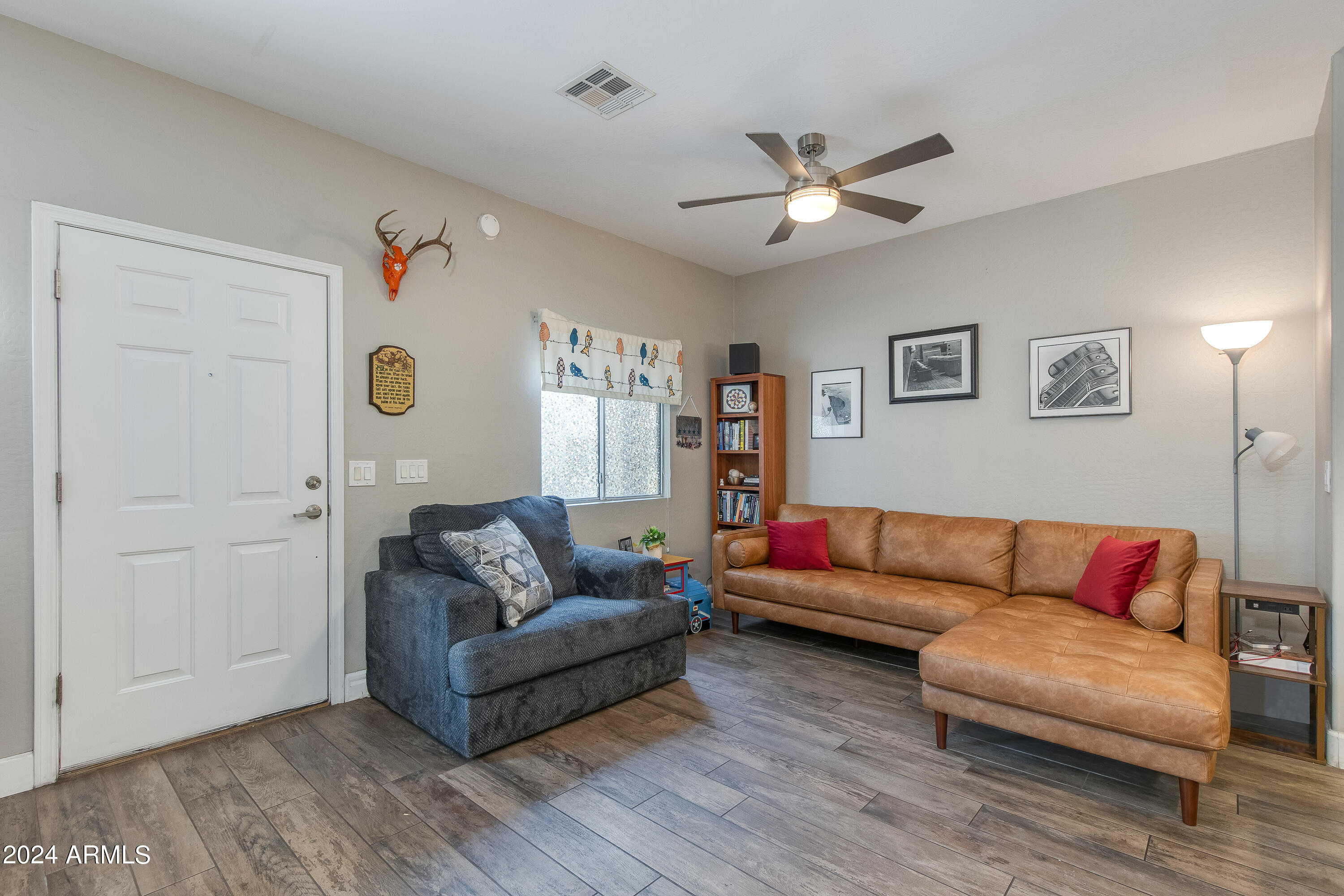 1718 W COLTER Street, 196