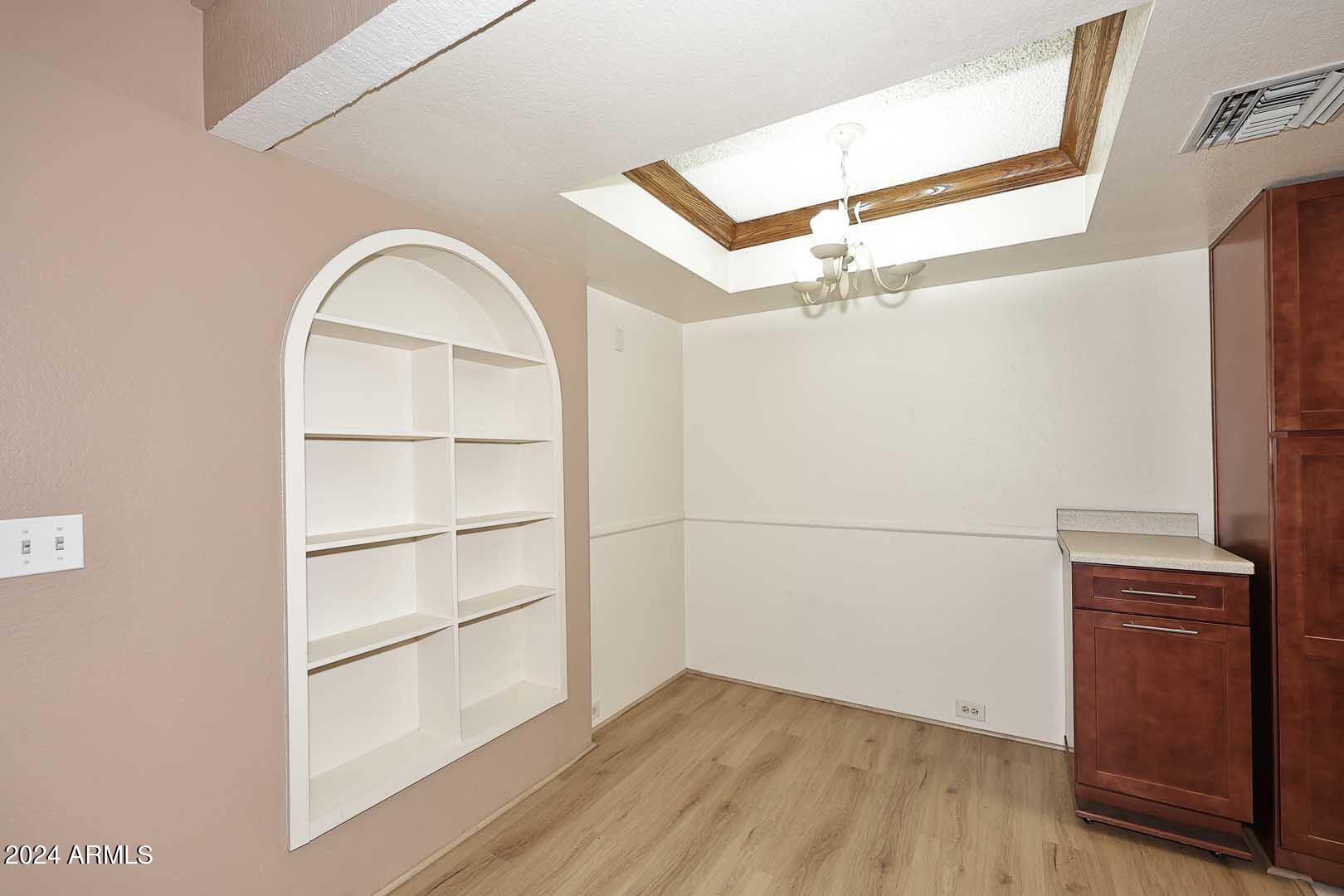 7557 N DREAMY DRAW Drive, 103