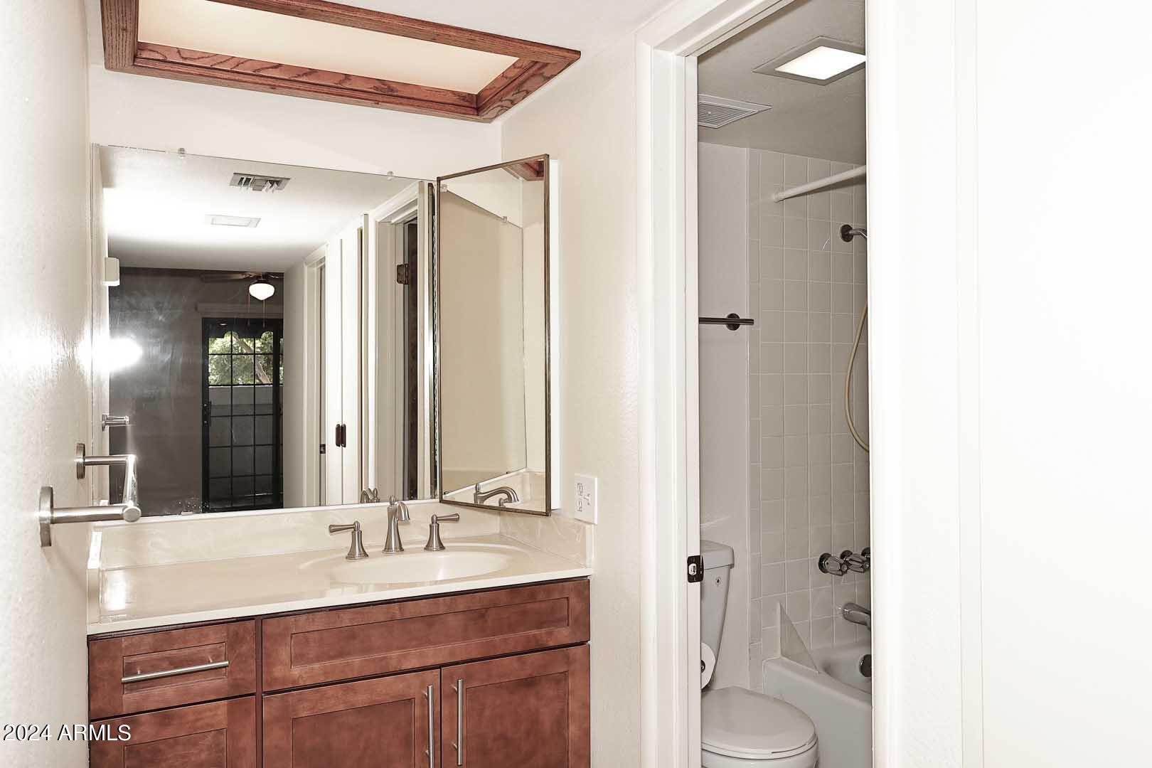 7557 N DREAMY DRAW Drive, 103