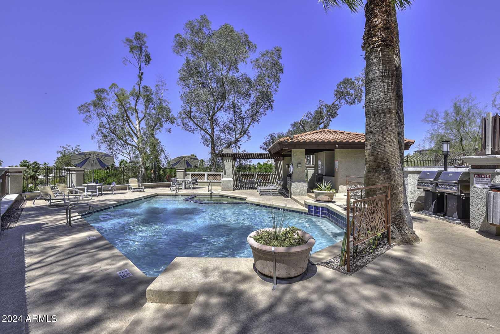 7557 N DREAMY DRAW Drive, 103