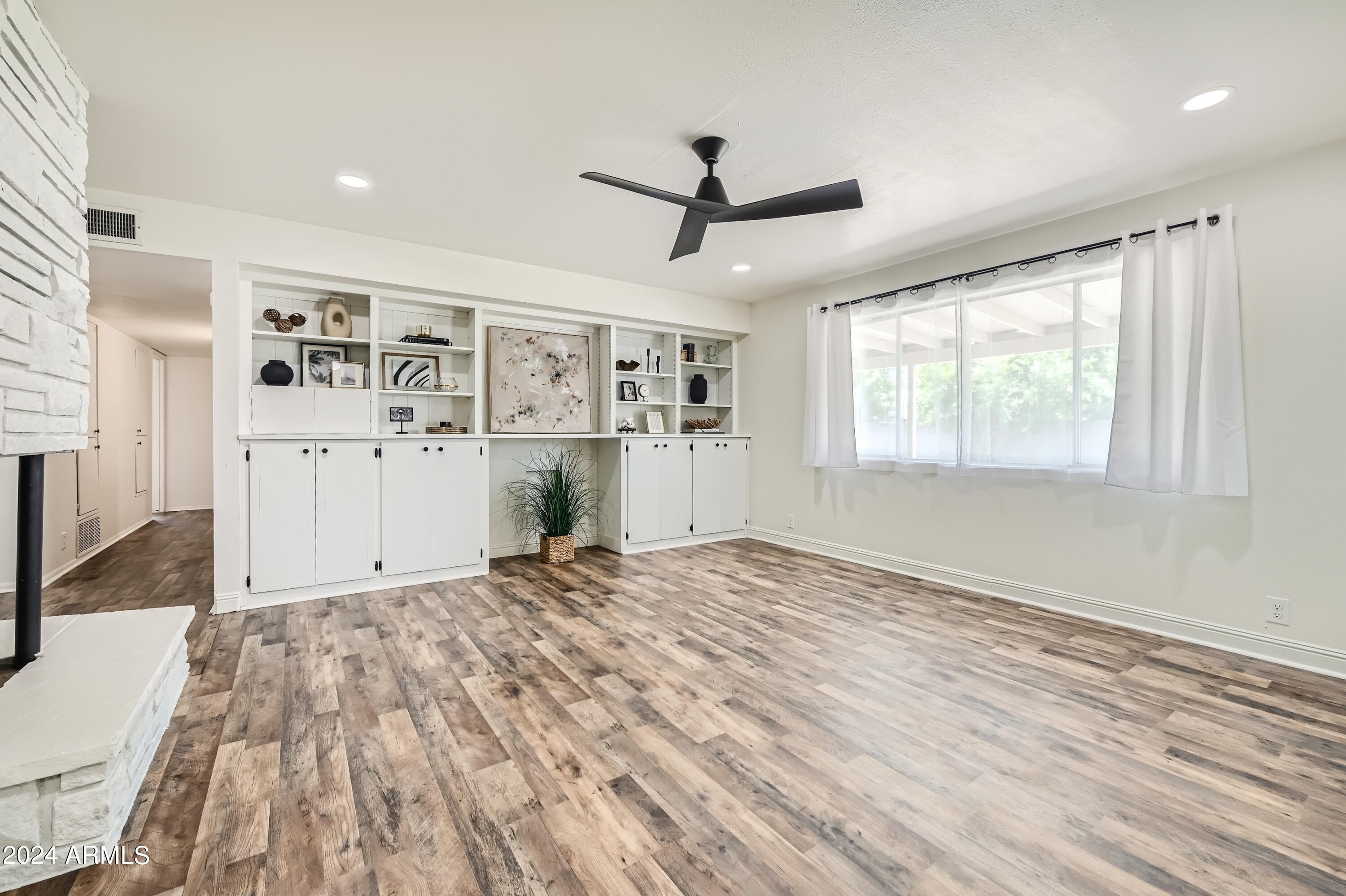 308 N PIONEER