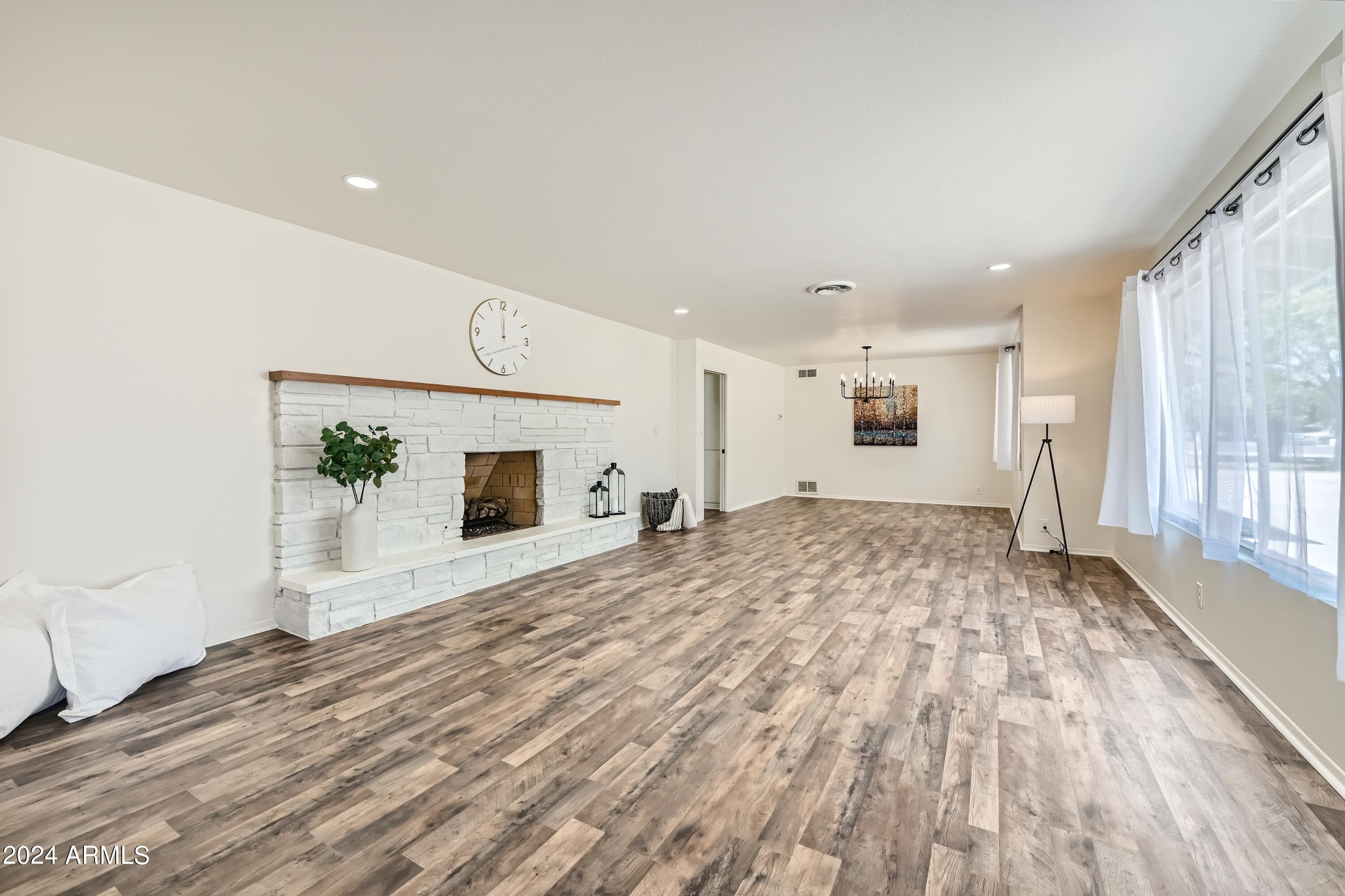 308 N PIONEER