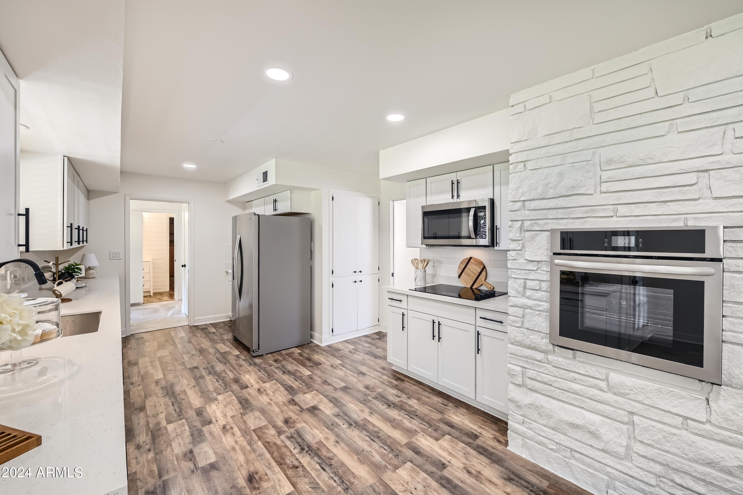 308 N PIONEER