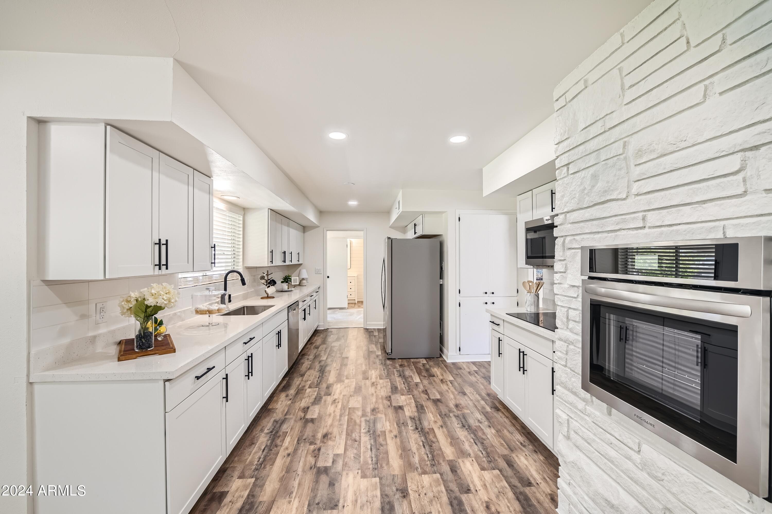 308 N PIONEER
