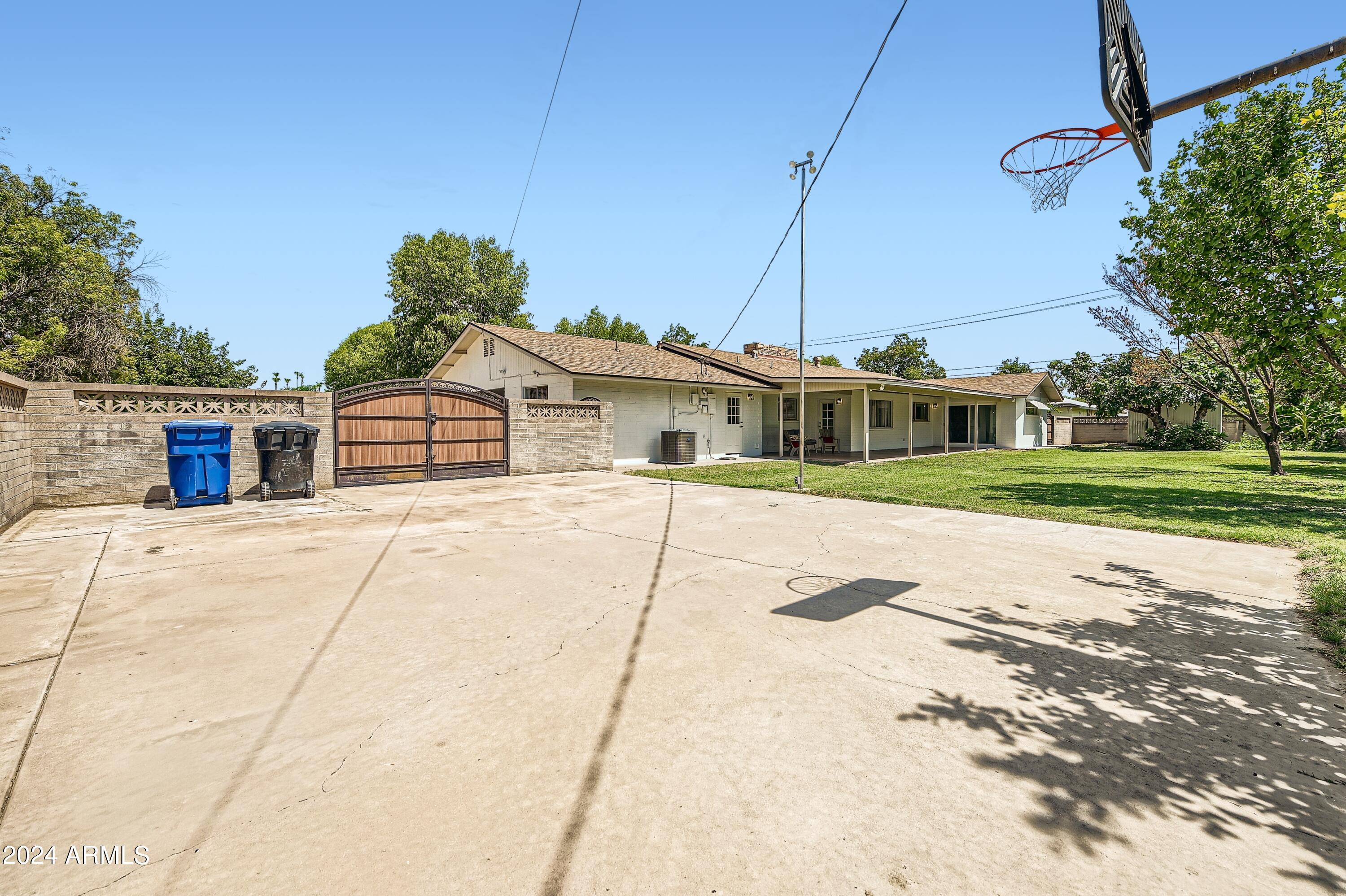 308 N PIONEER