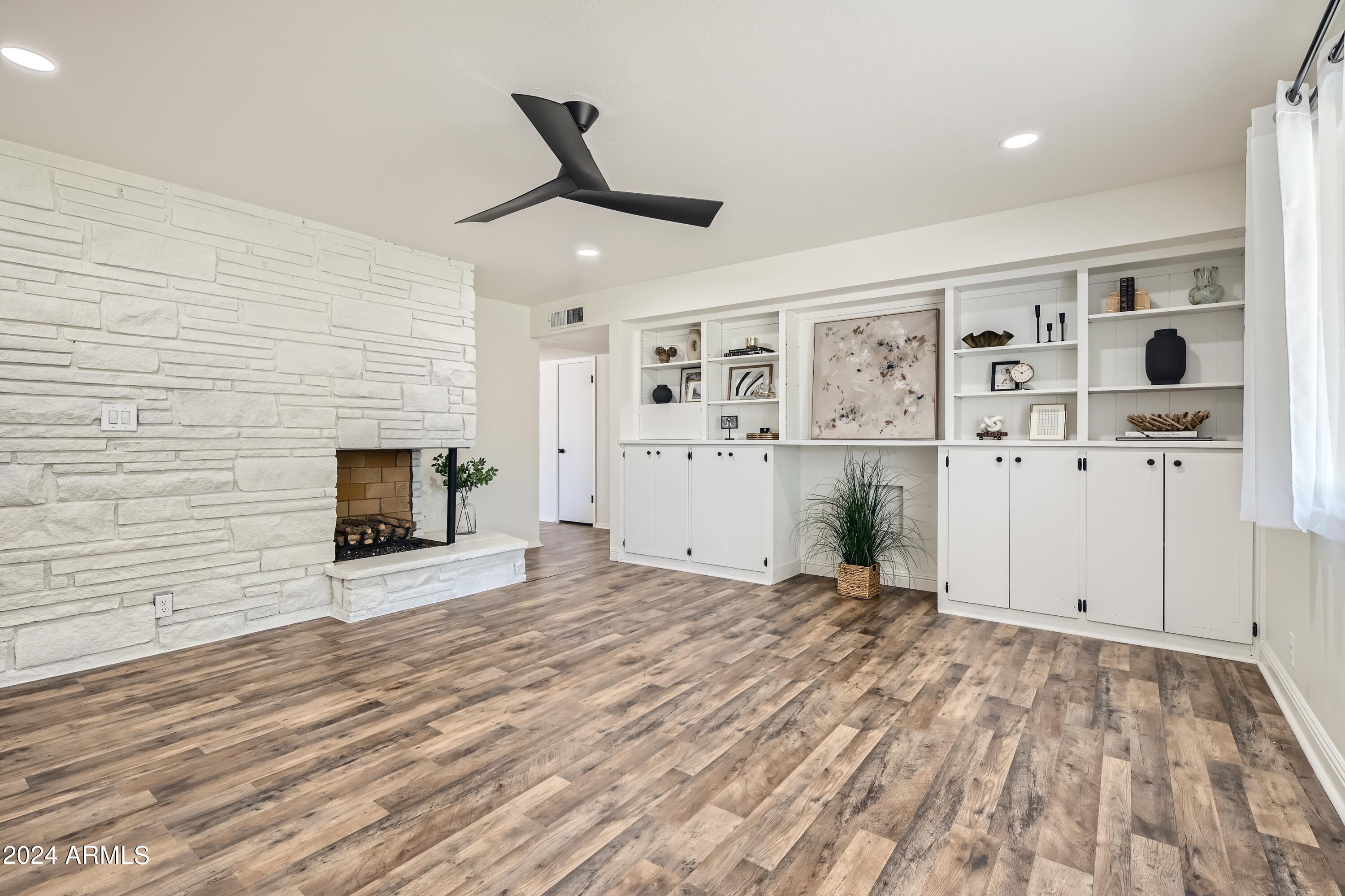 308 N PIONEER