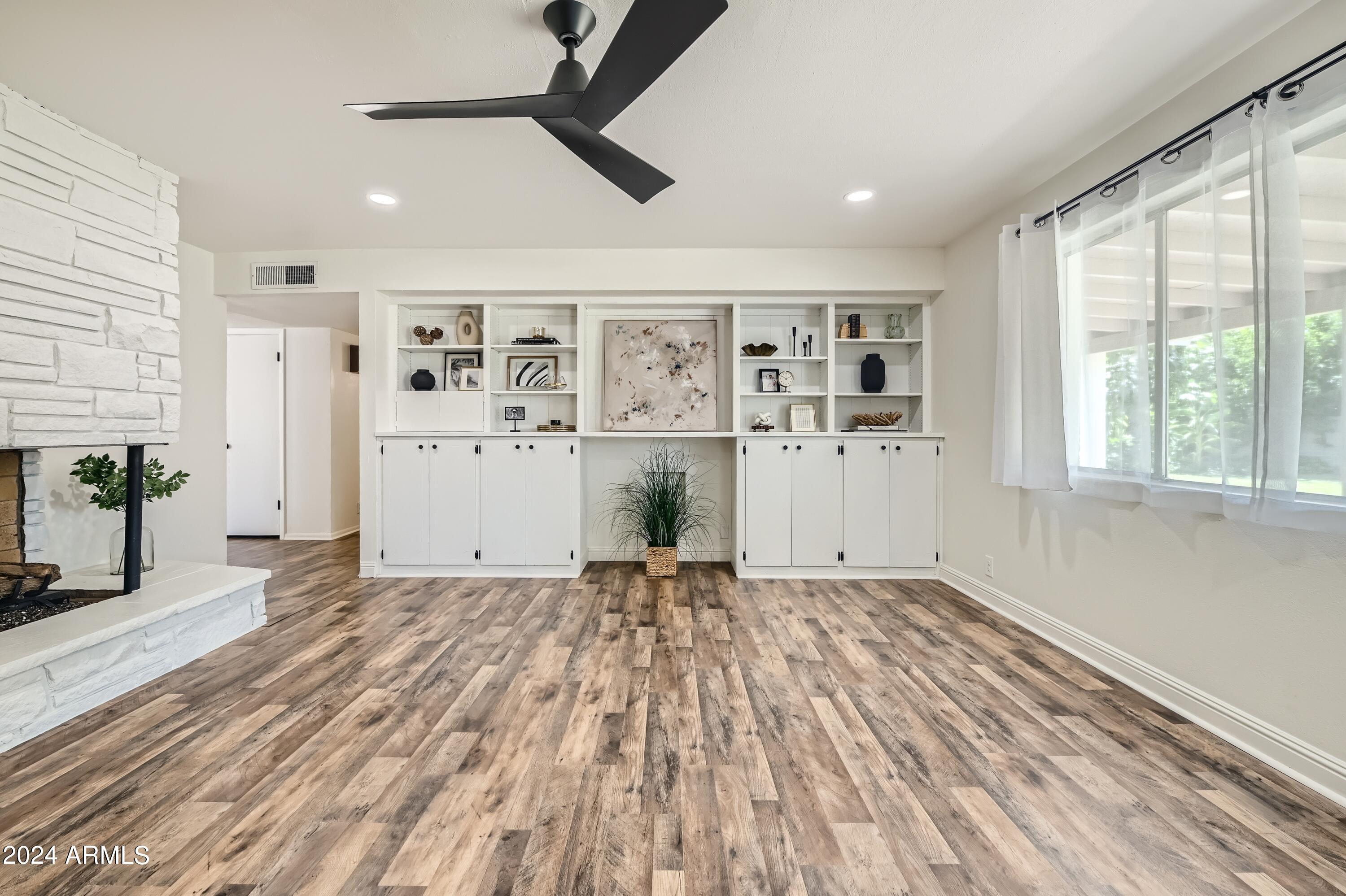 308 N PIONEER