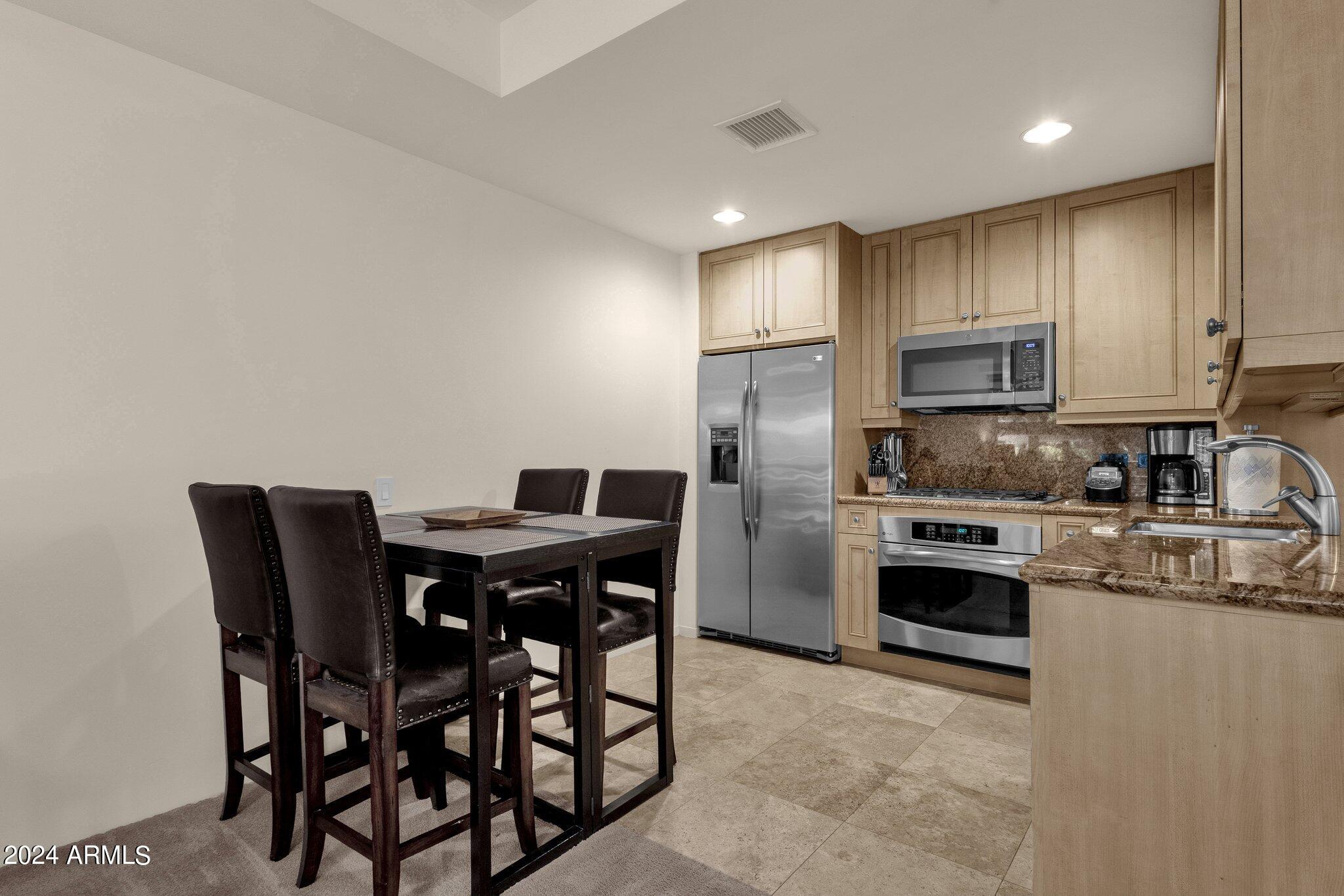 7131 E RANCHO VISTA Drive, 2003