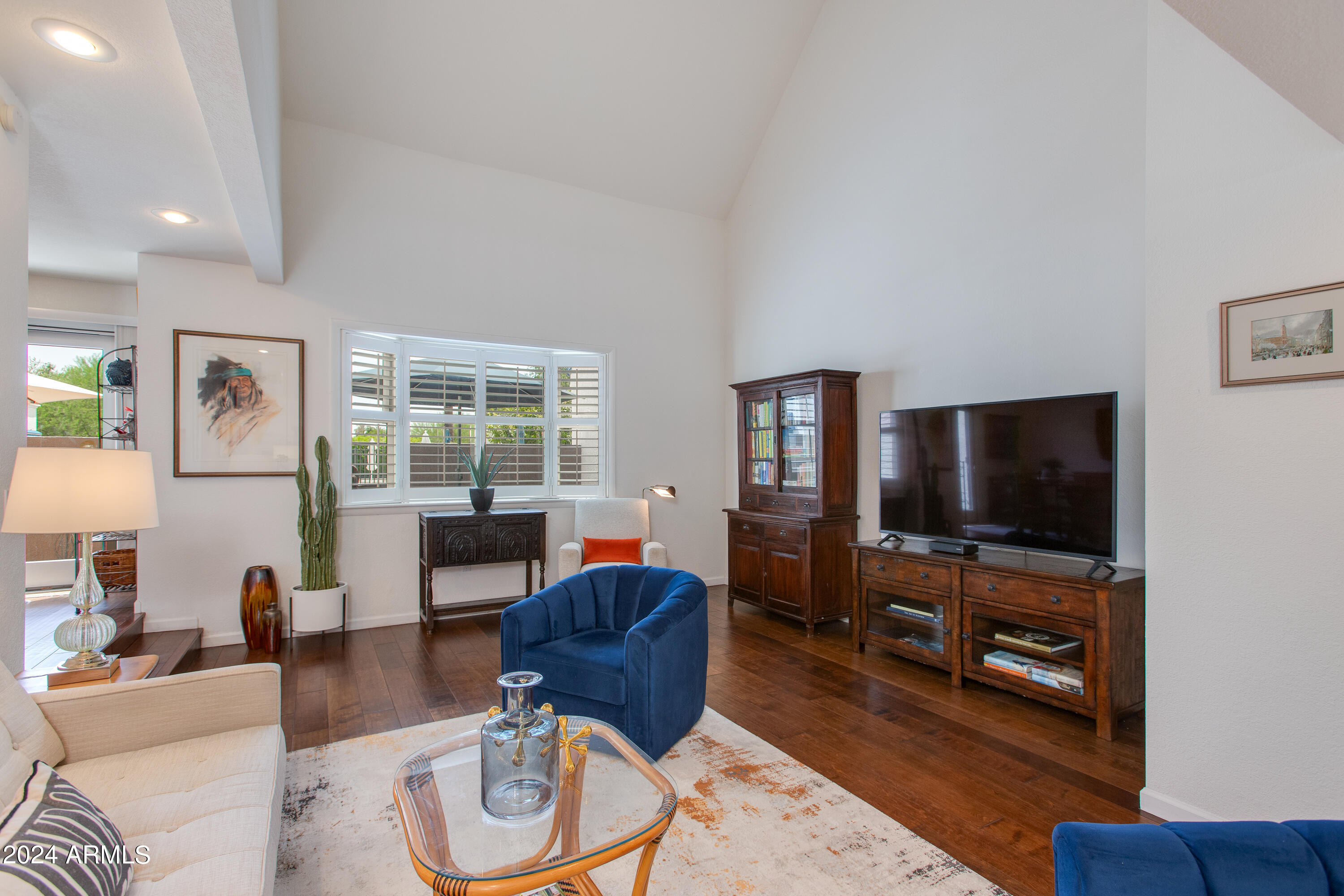 10 W Georgia Avenue, 6