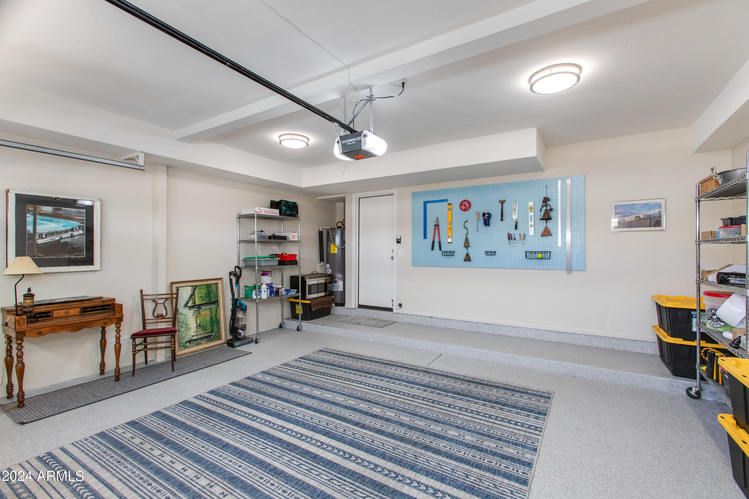 10 W Georgia Avenue, 6