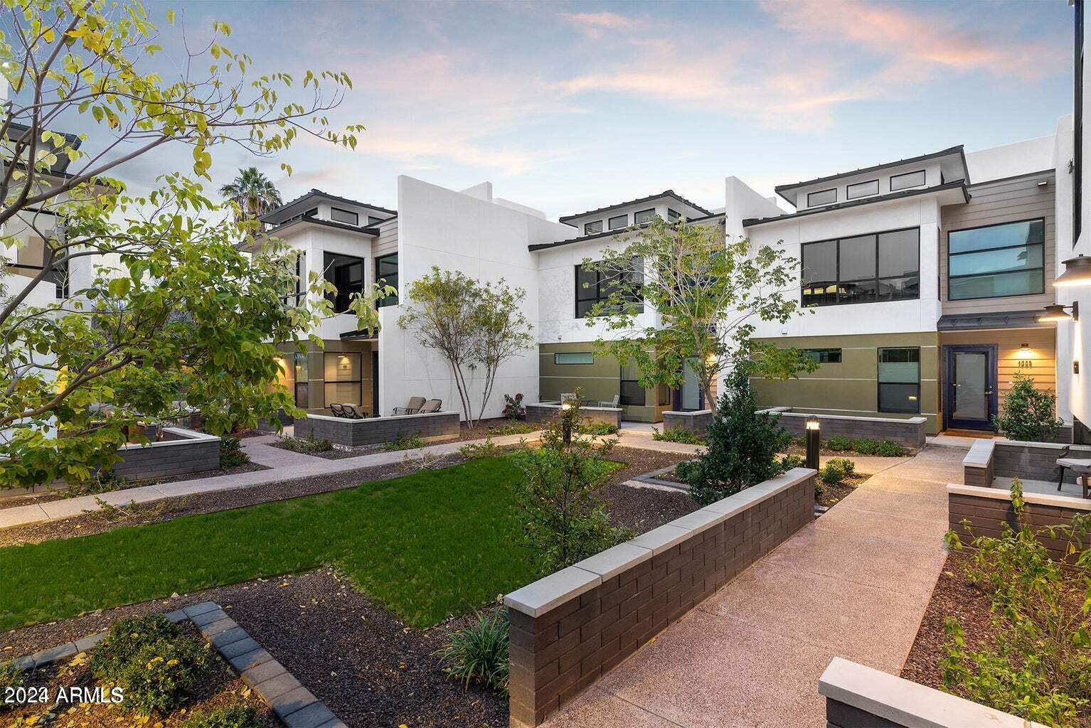 1301 W 4TH Street, 1008