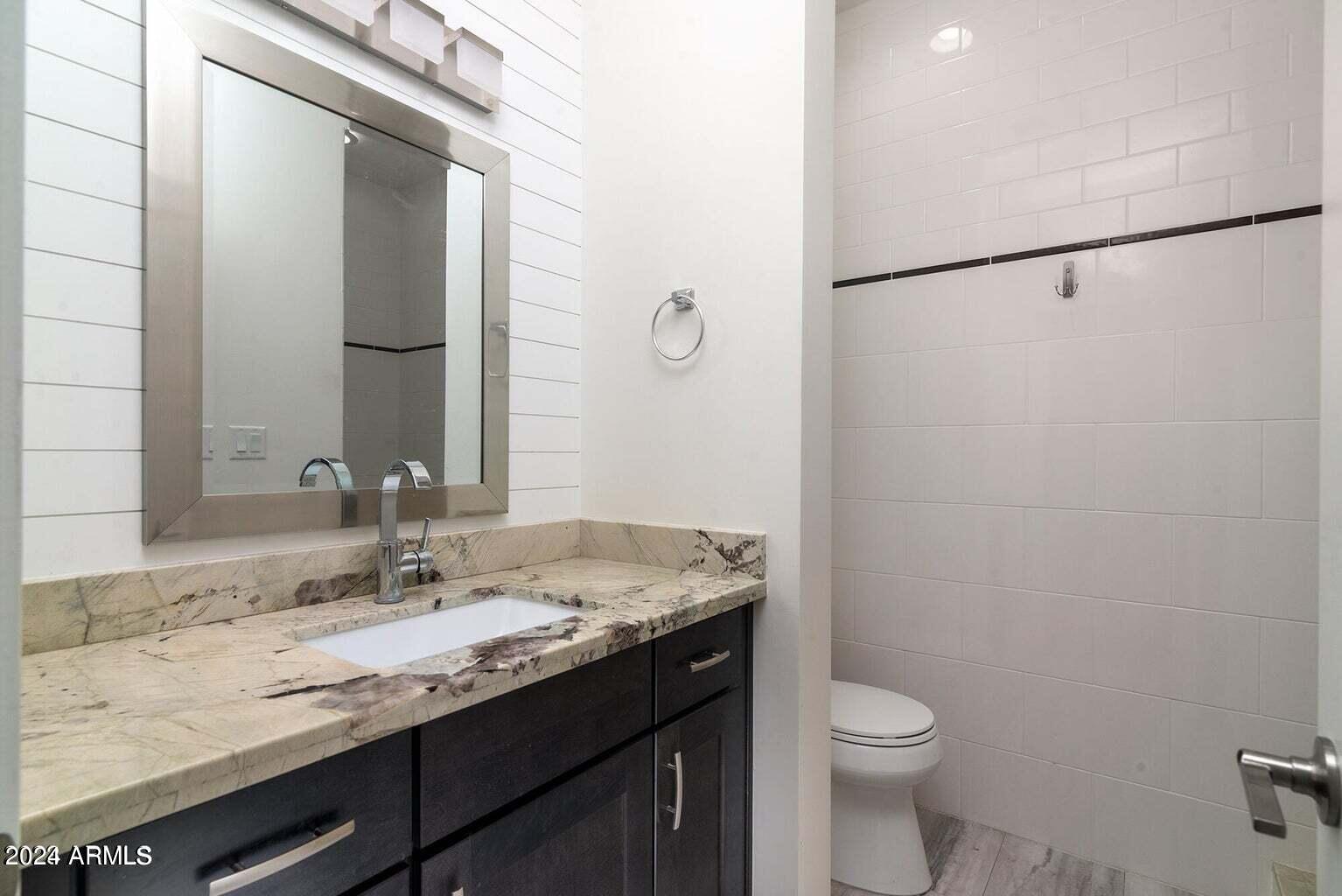 1301 W 4TH Street, 1008