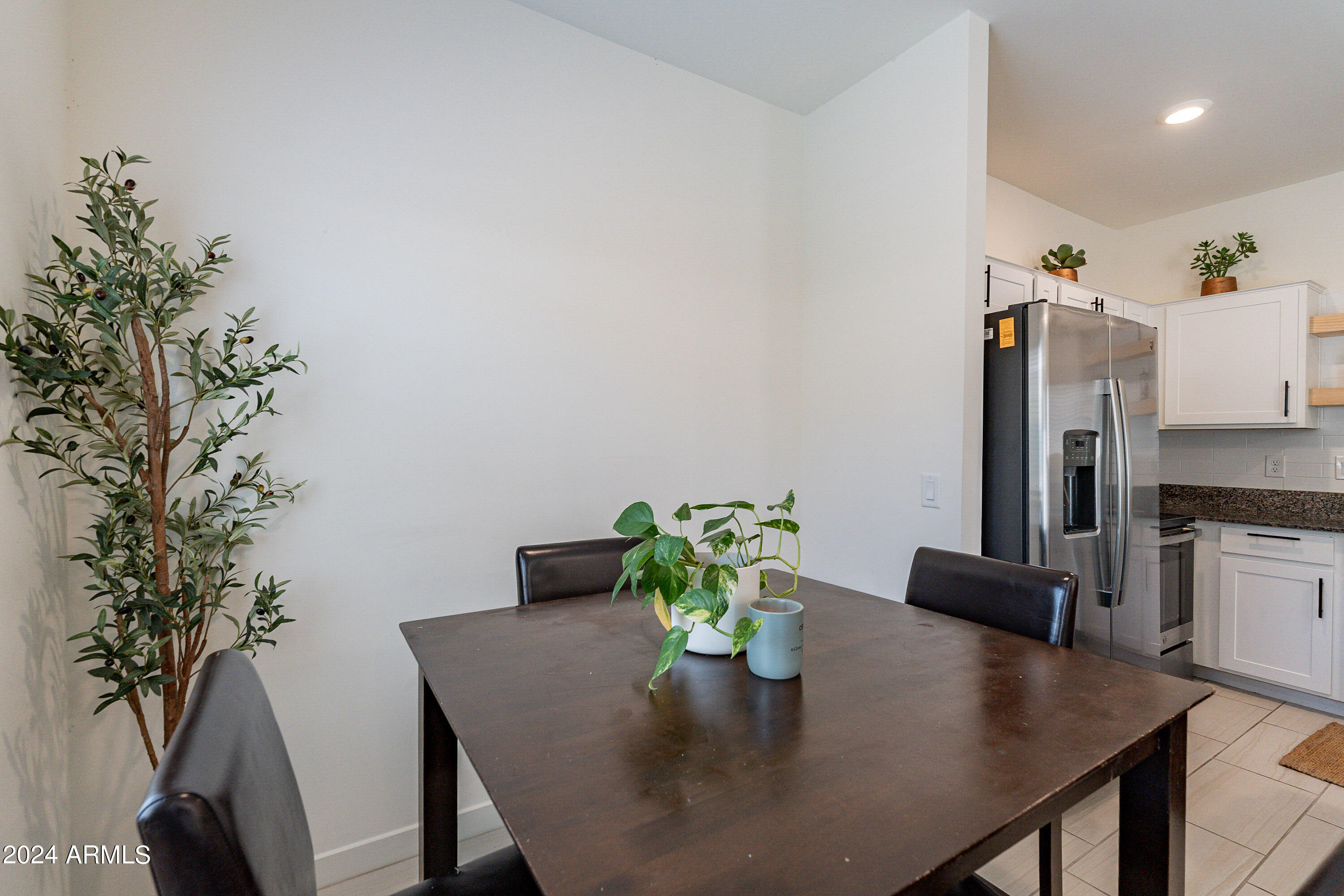 2157 W Harmont Drive