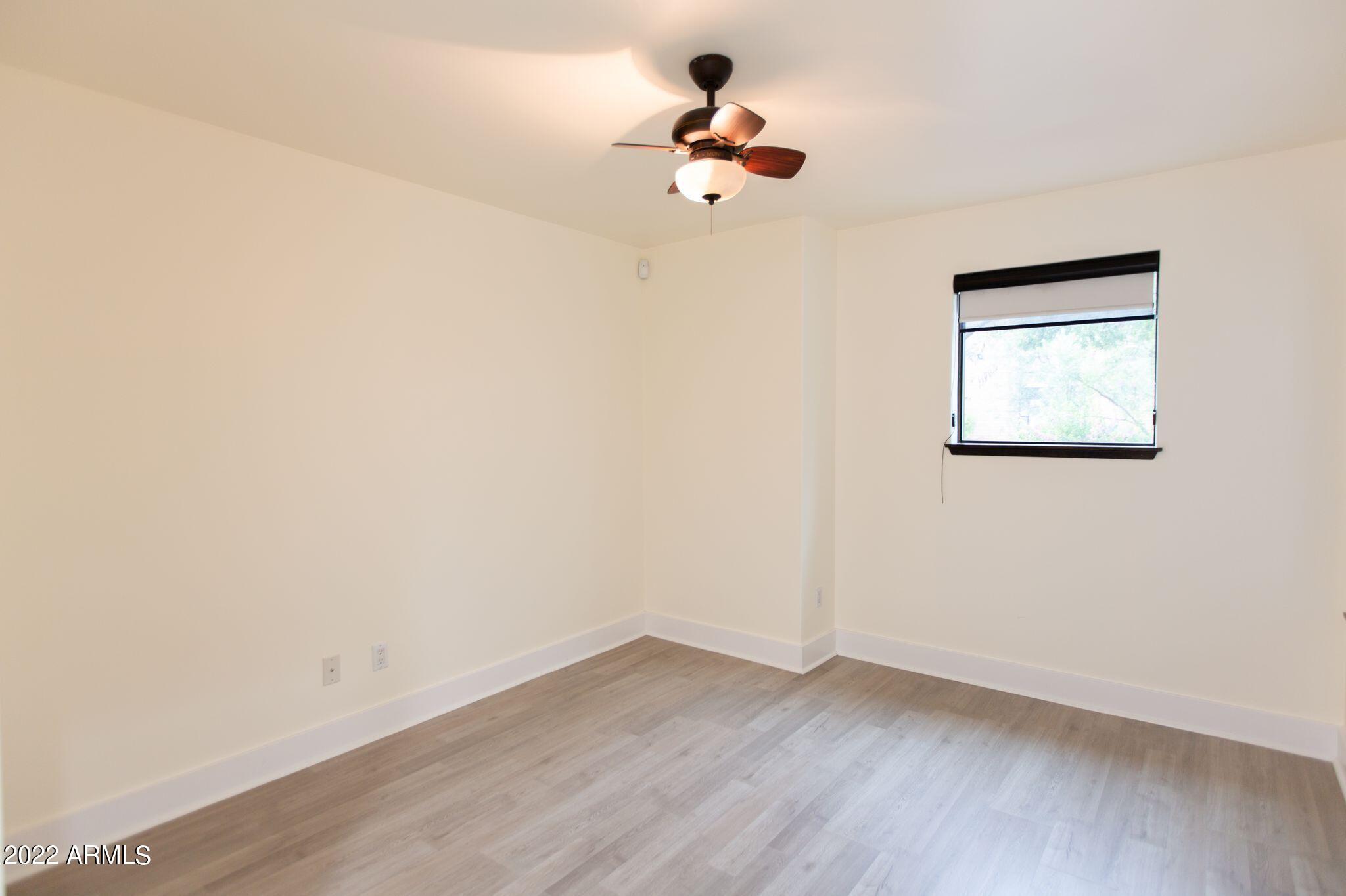 1300 W 5TH Street, 1009