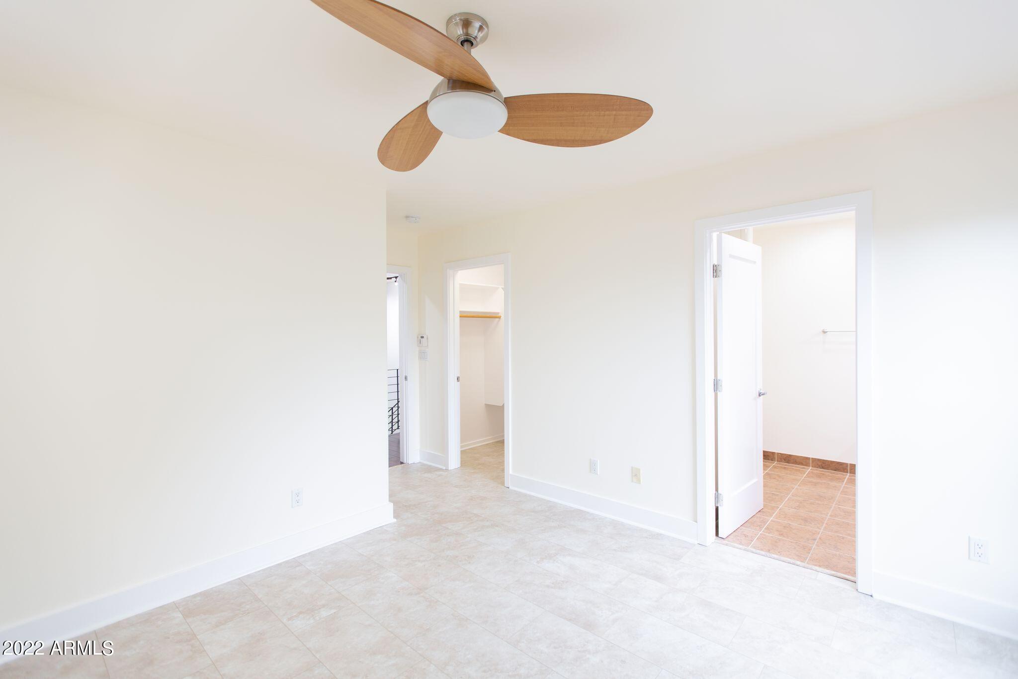 1300 W 5TH Street, 1009