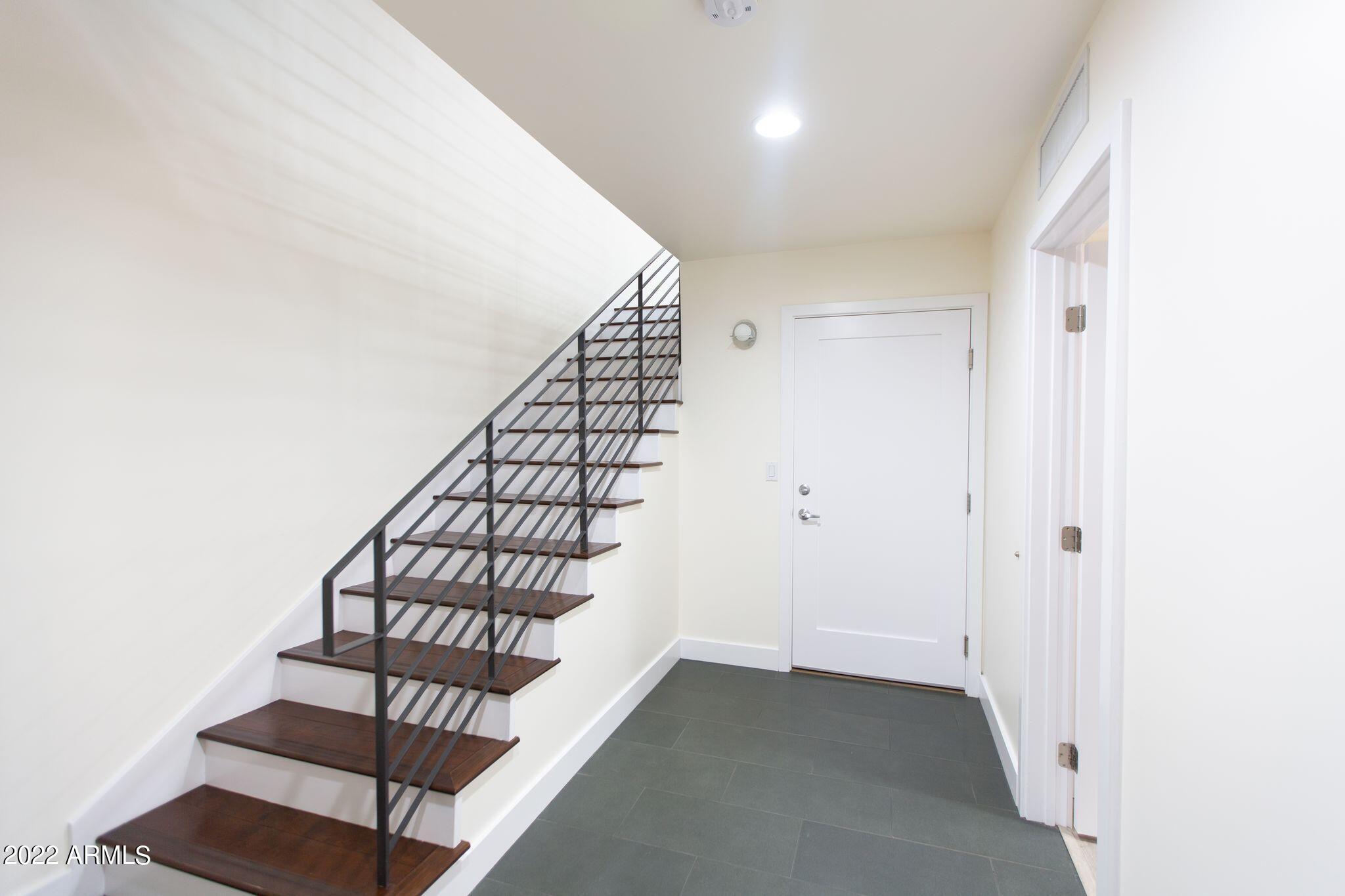 1300 W 5TH Street, 1009