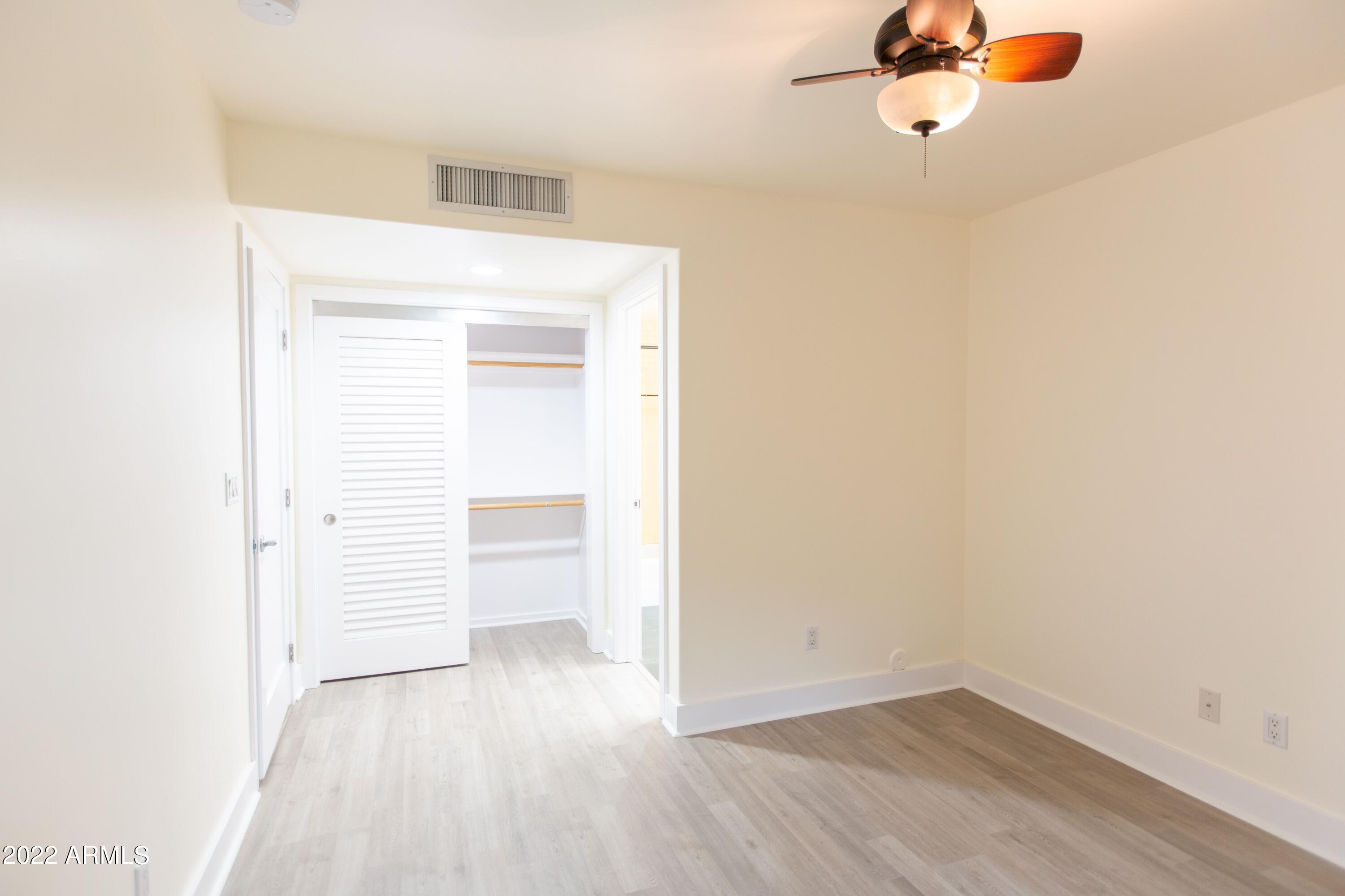 1300 W 5TH Street, 1009