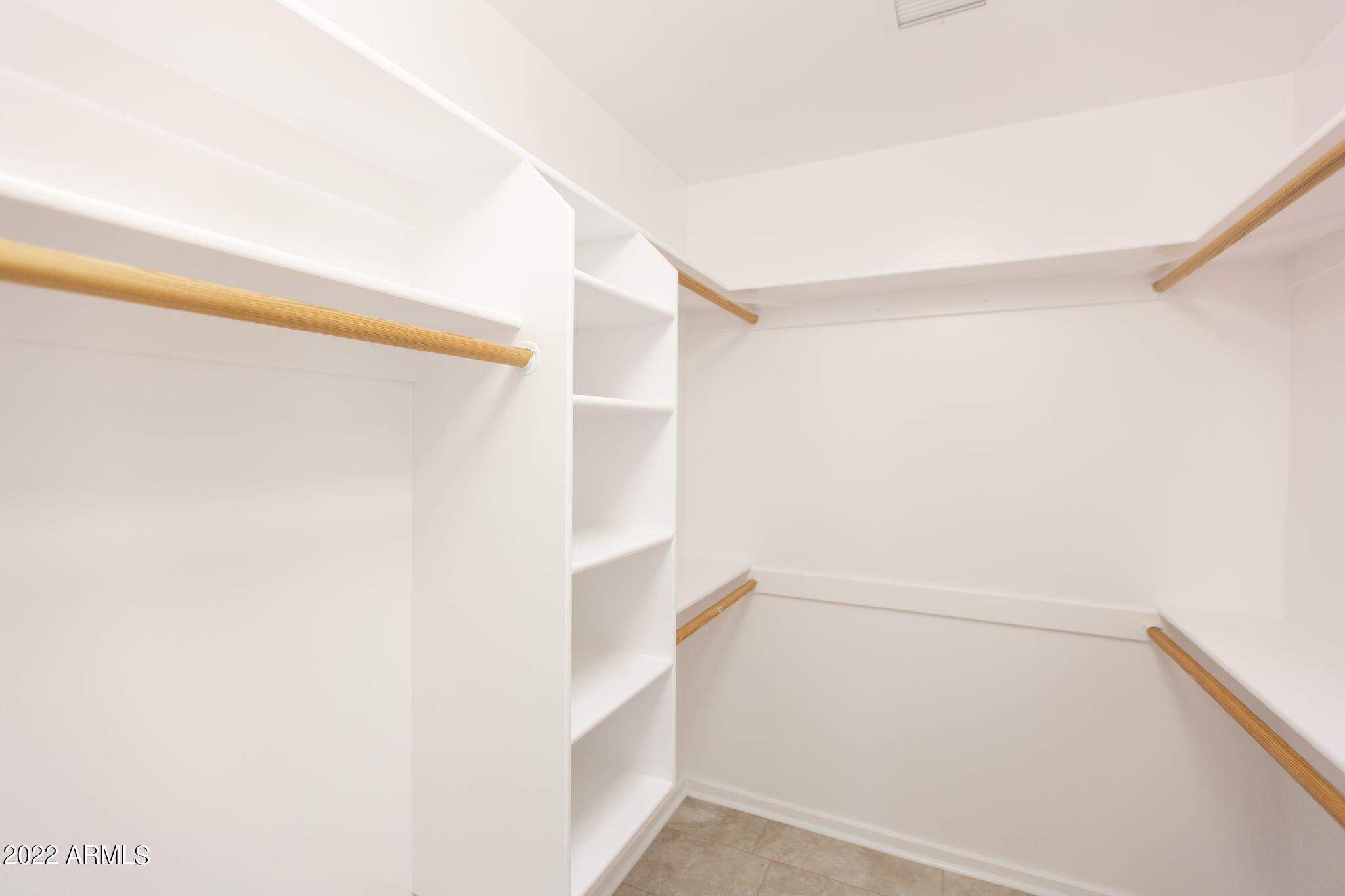 1300 W 5TH Street, 1009