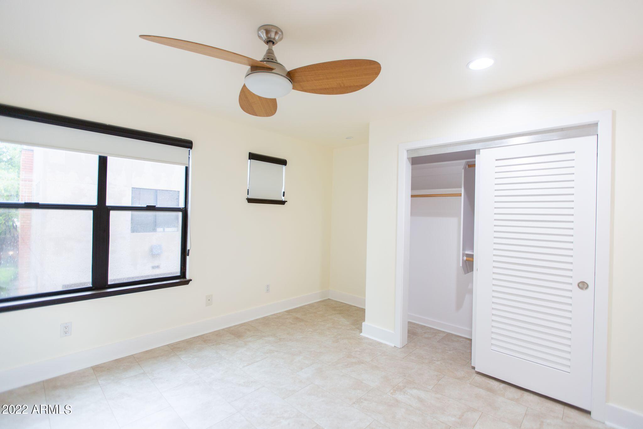 1300 W 5TH Street, 1009