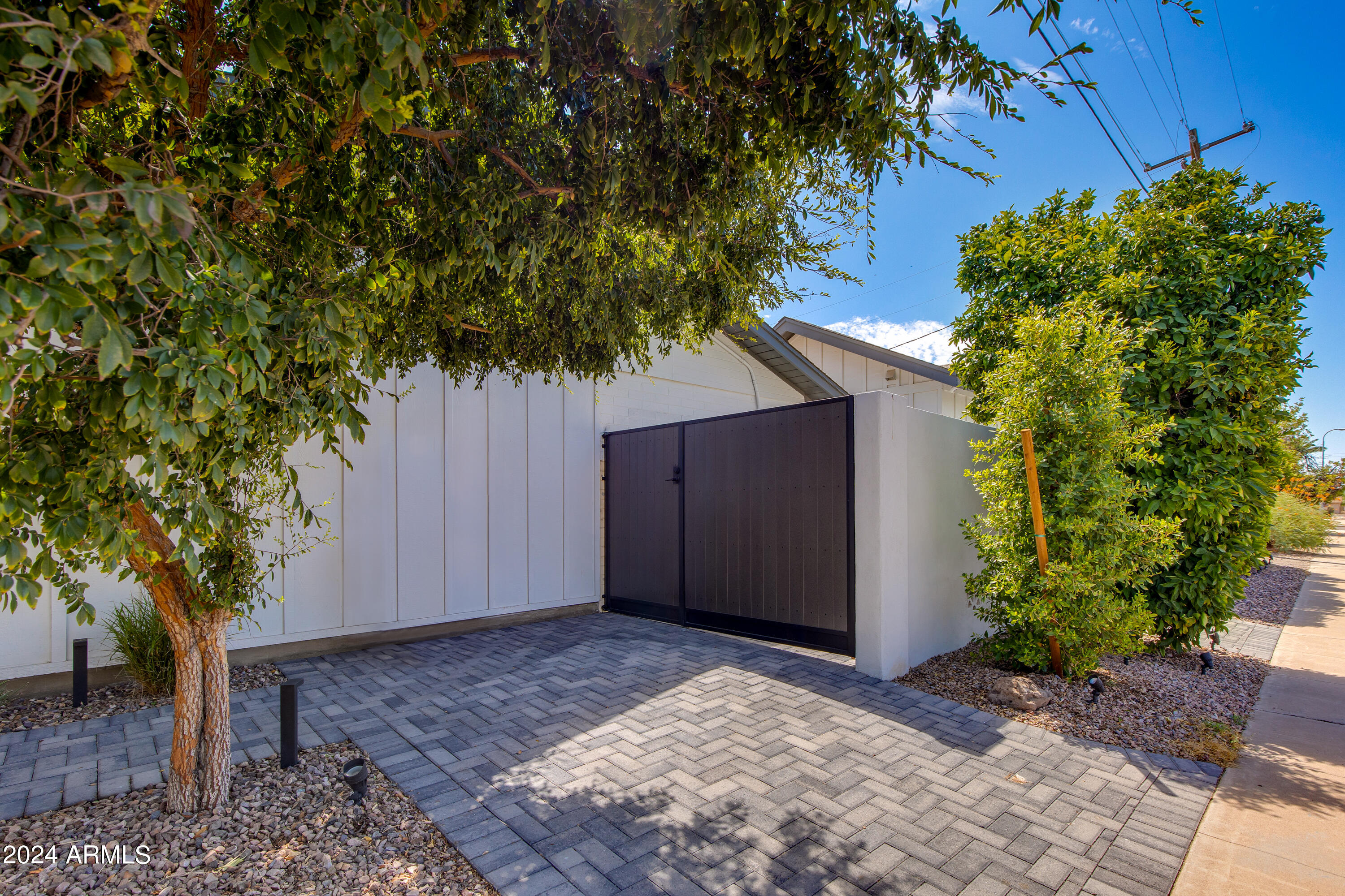 8201 E Sheridan Street