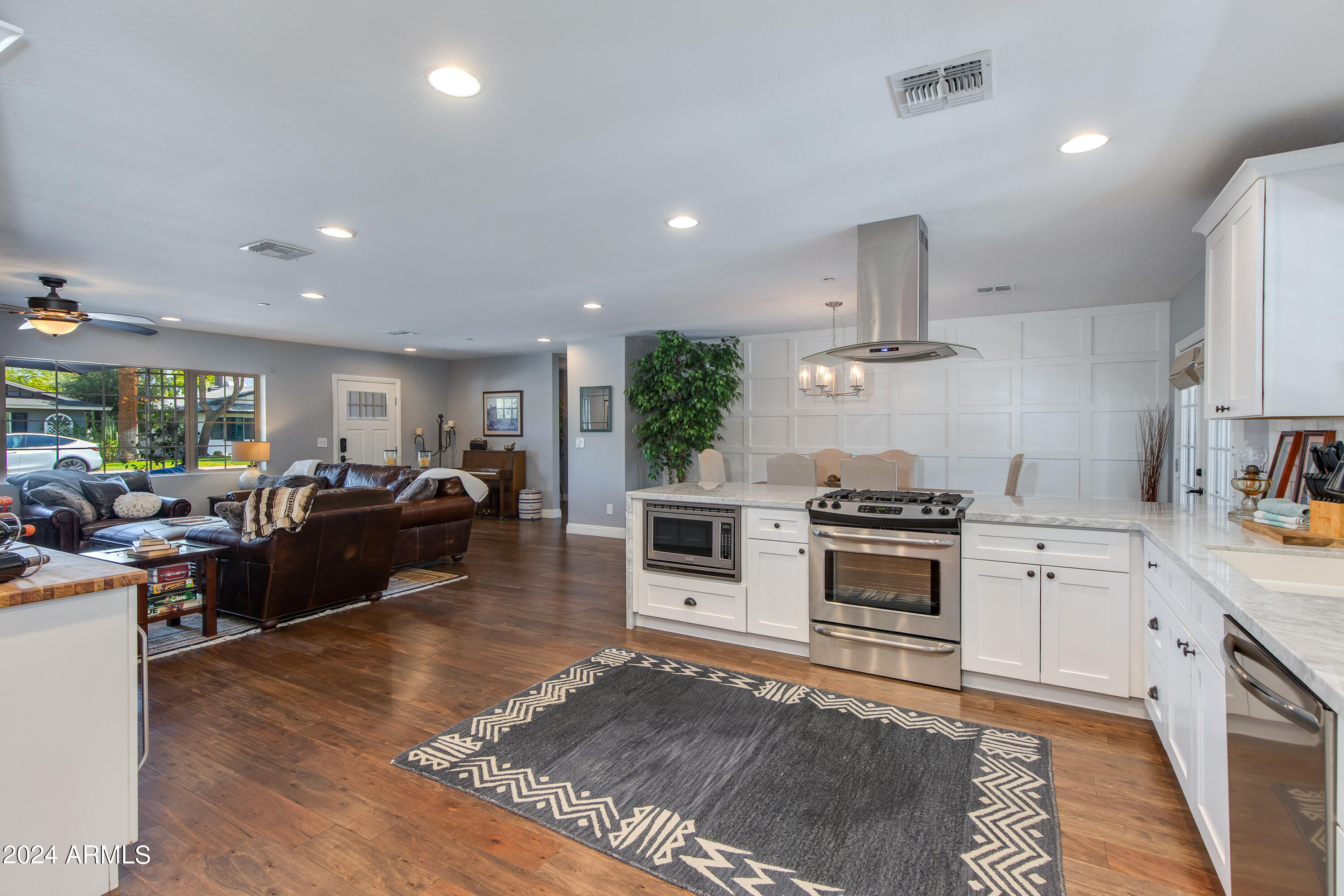 8201 E Sheridan Street