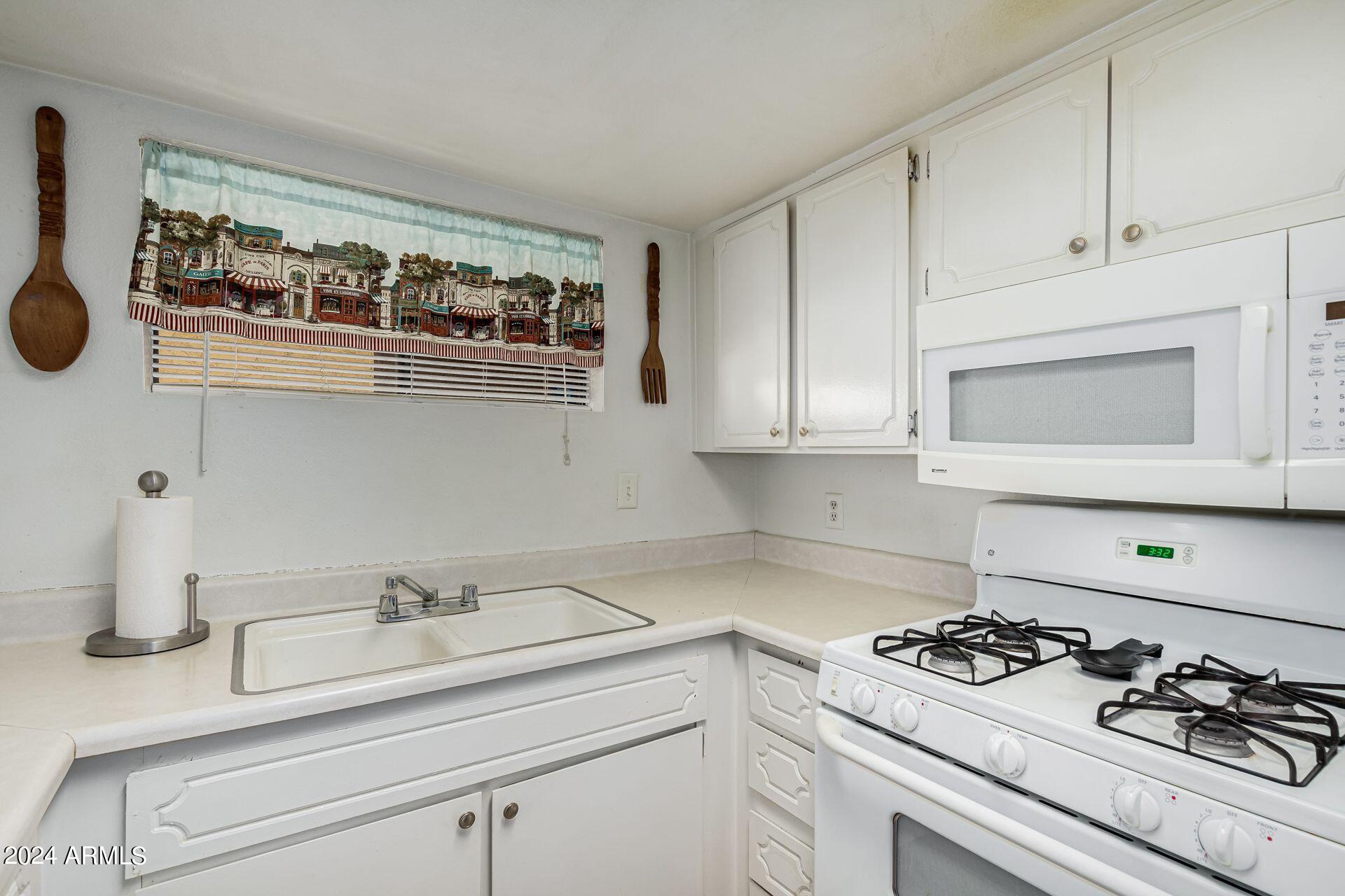 2165 E UNIVERSITY Drive, 205