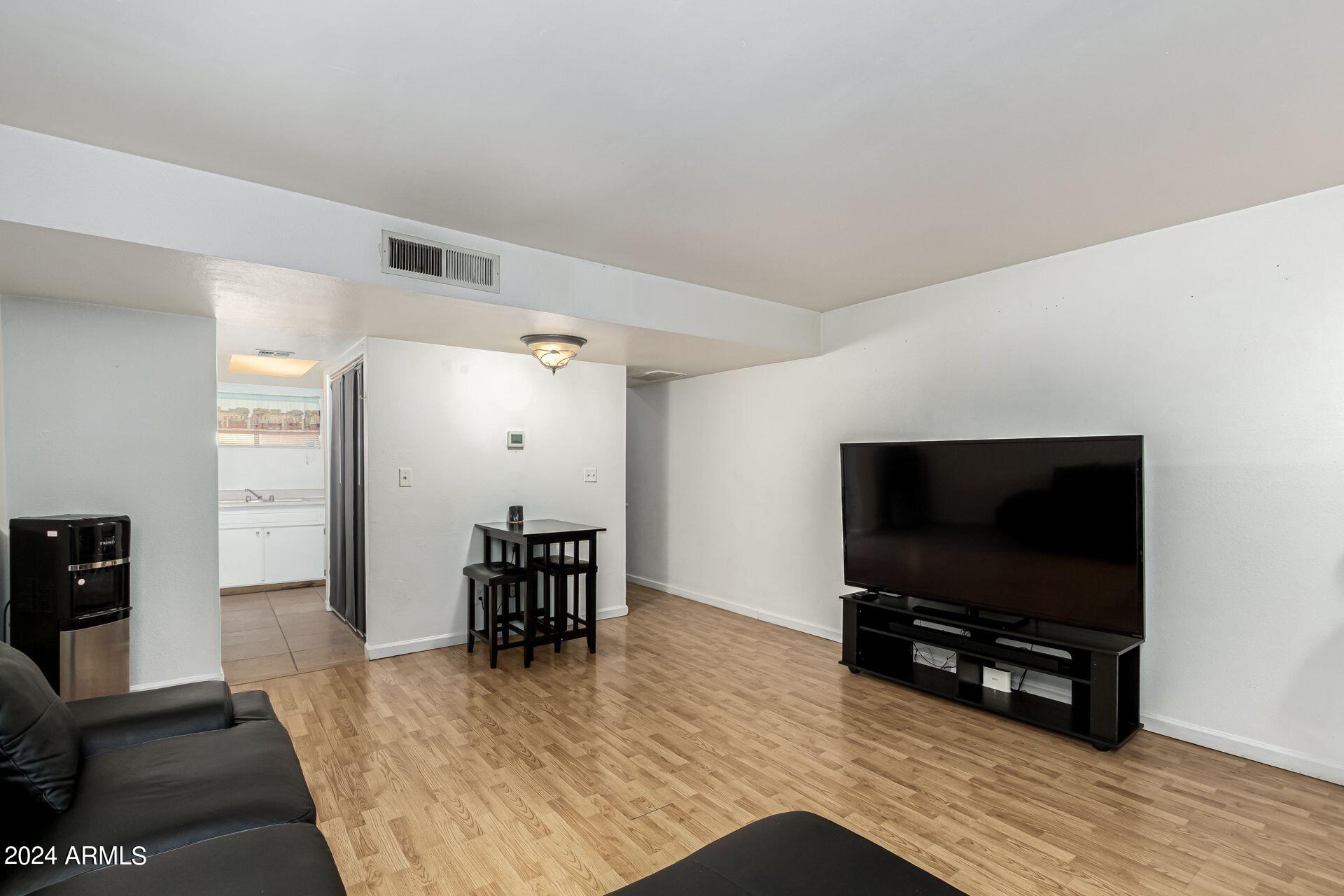 2165 E UNIVERSITY Drive, 205