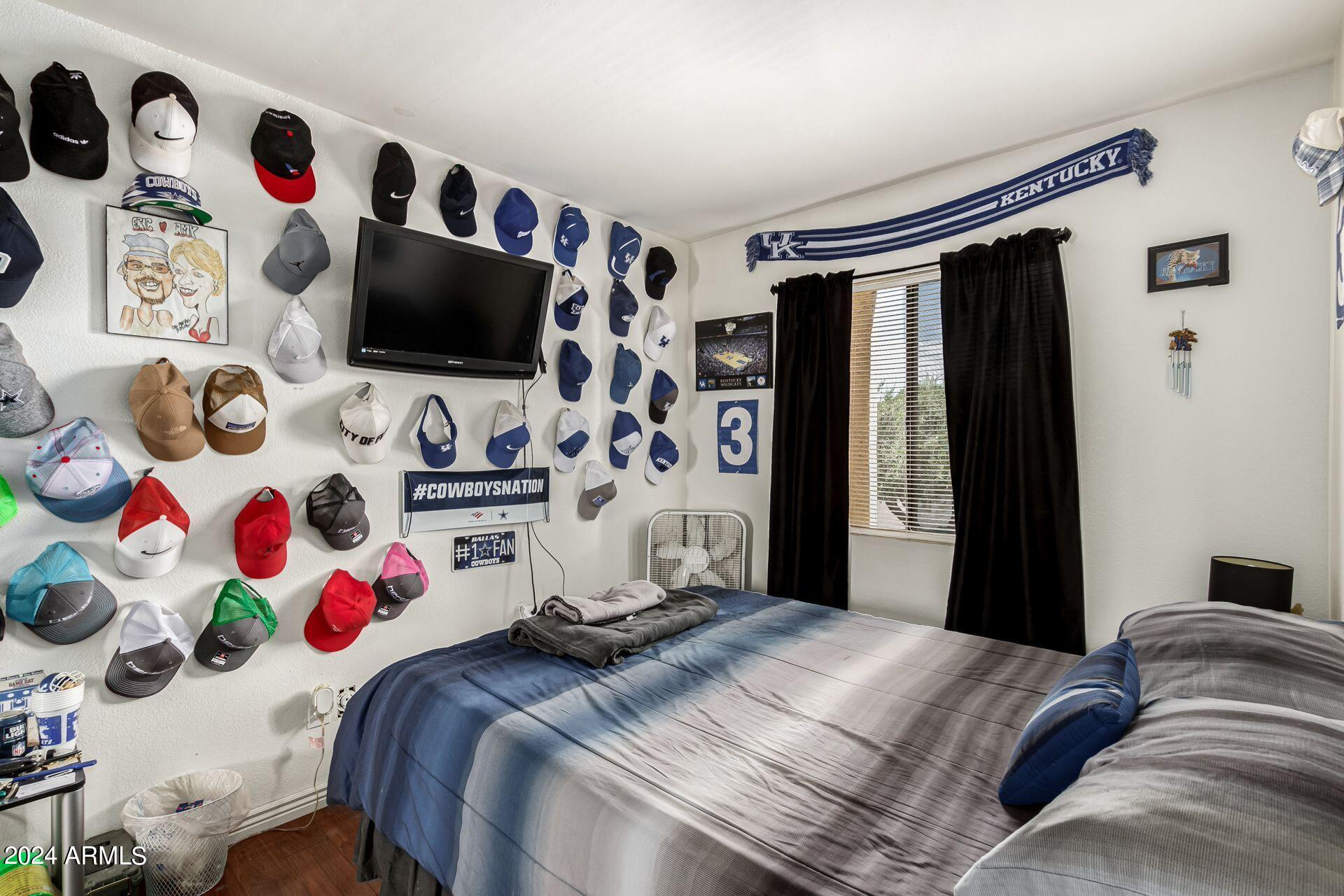 2165 E UNIVERSITY Drive, 205