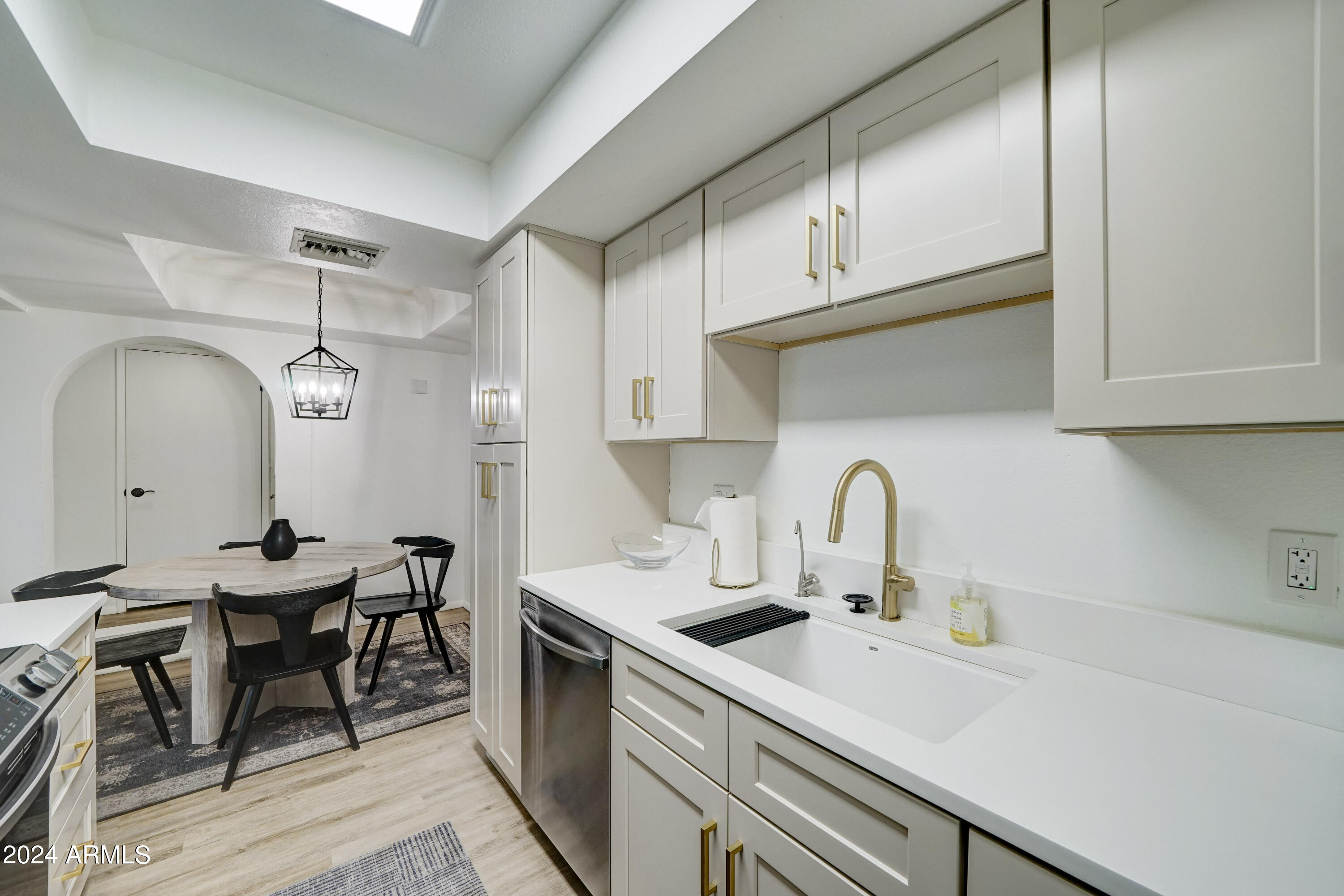 7557 N DREAMY DRAW Drive, 124