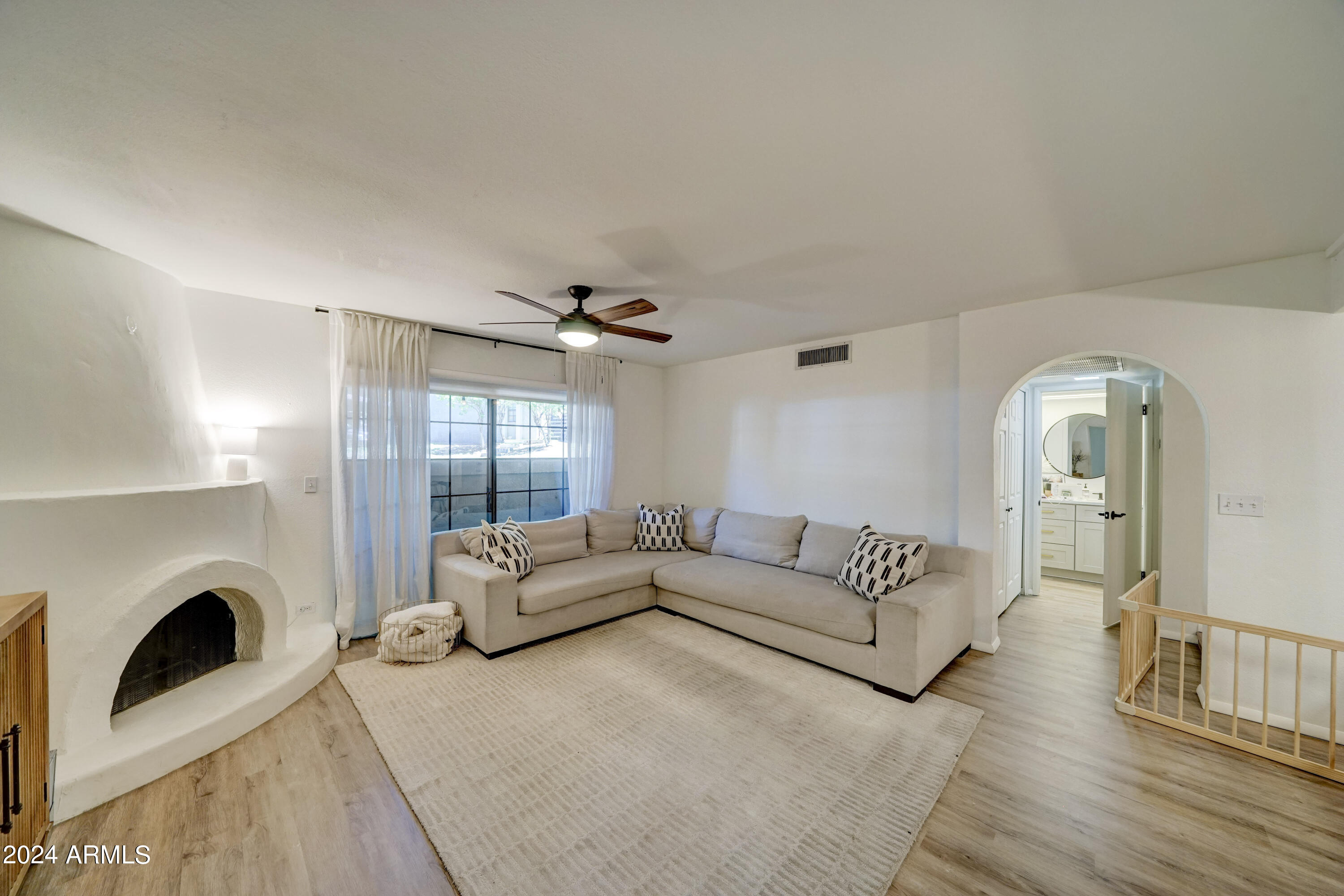 7557 N DREAMY DRAW Drive, 124