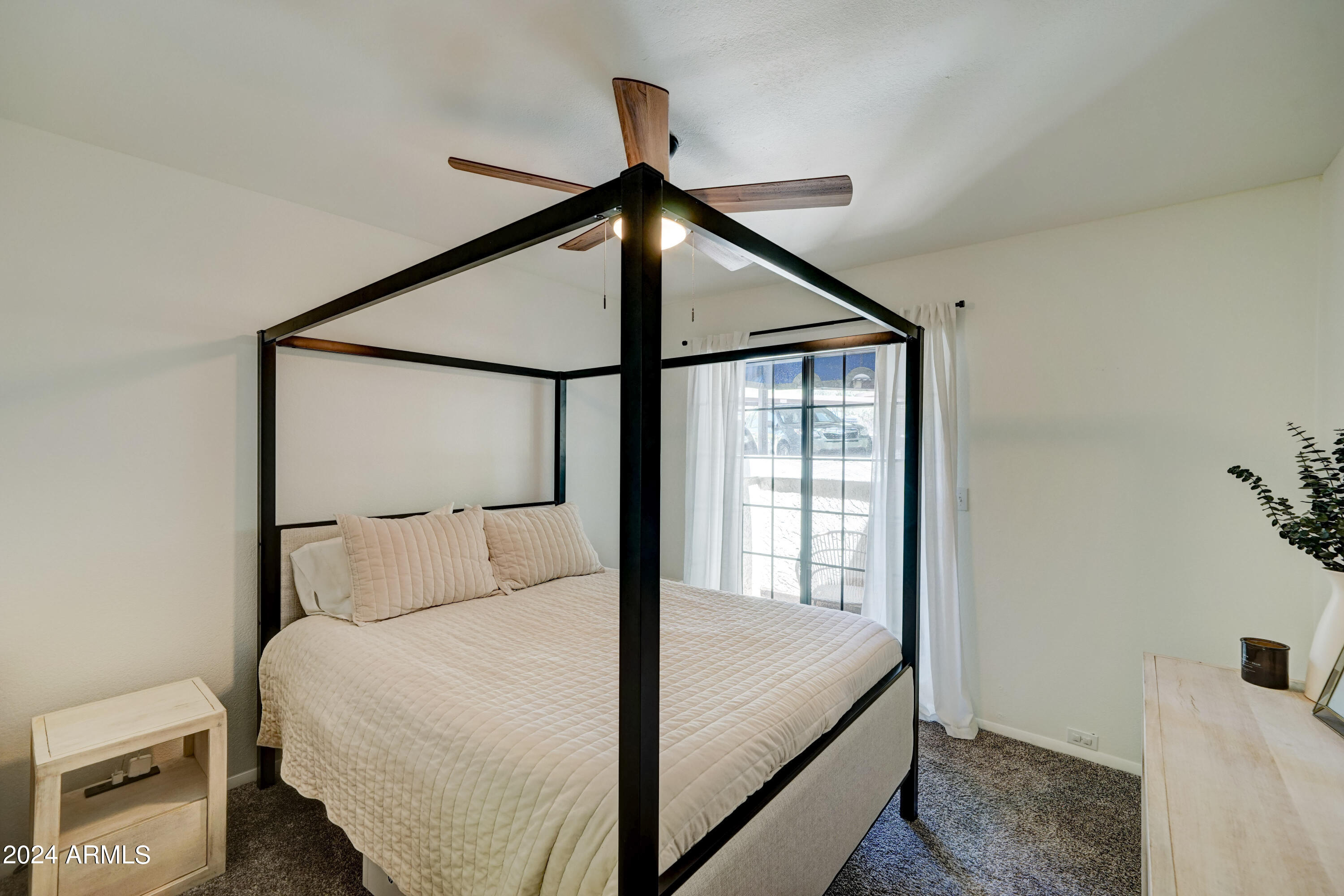 7557 N DREAMY DRAW Drive, 124