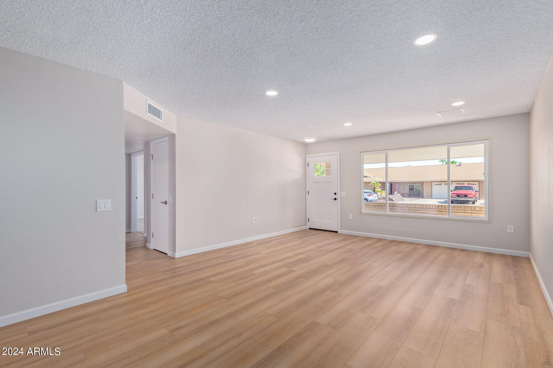 12432 W SPRING RIDGE Drive