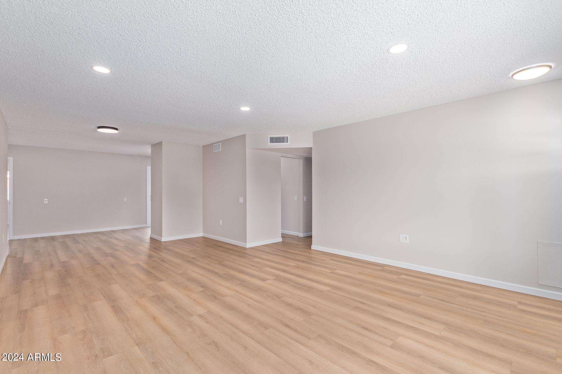 12432 W SPRING RIDGE Drive