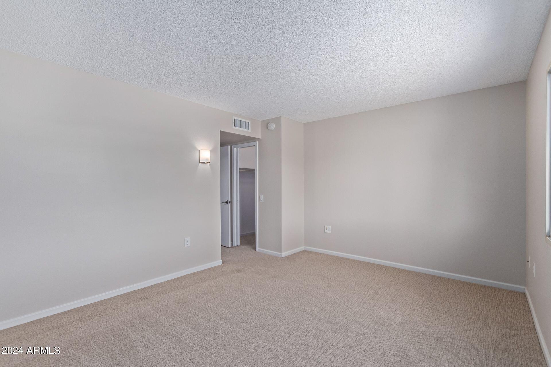 12432 W SPRING RIDGE Drive