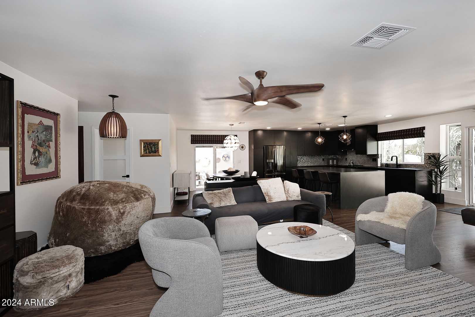 1814 E HARMONT Drive