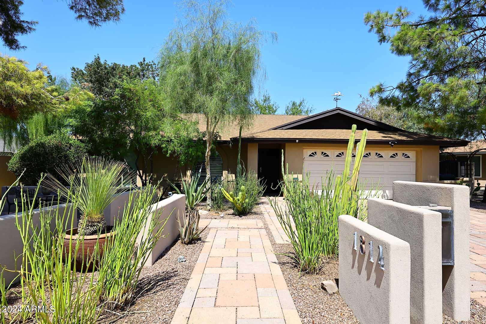 1814 E HARMONT Drive