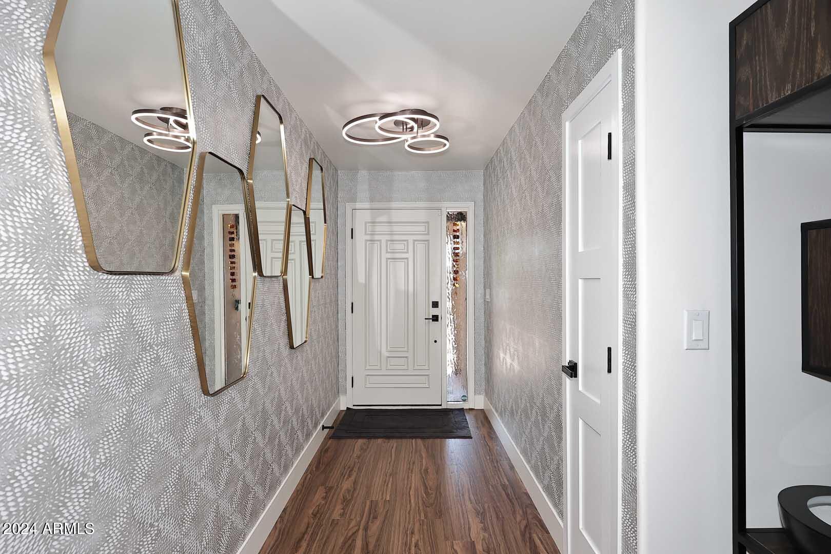 1814 E HARMONT Drive