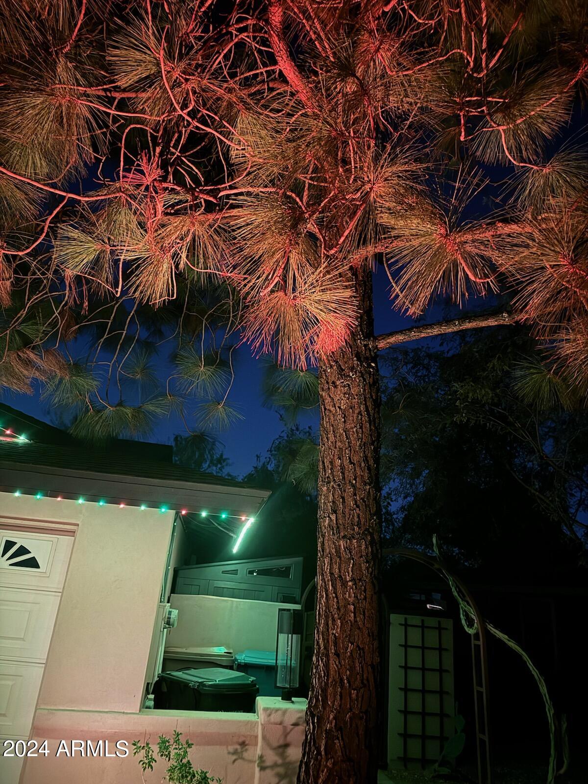 1814 E HARMONT Drive